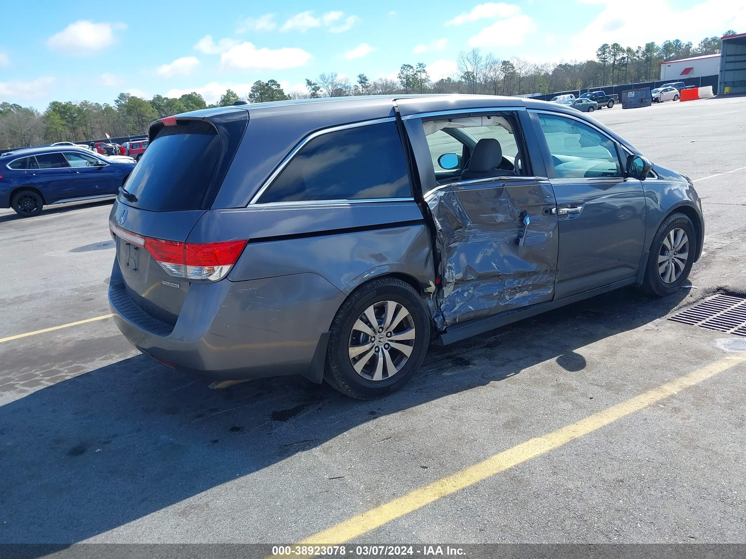 Photo 3 VIN: 5FNRL5H67FB103804 - HONDA ODYSSEY 