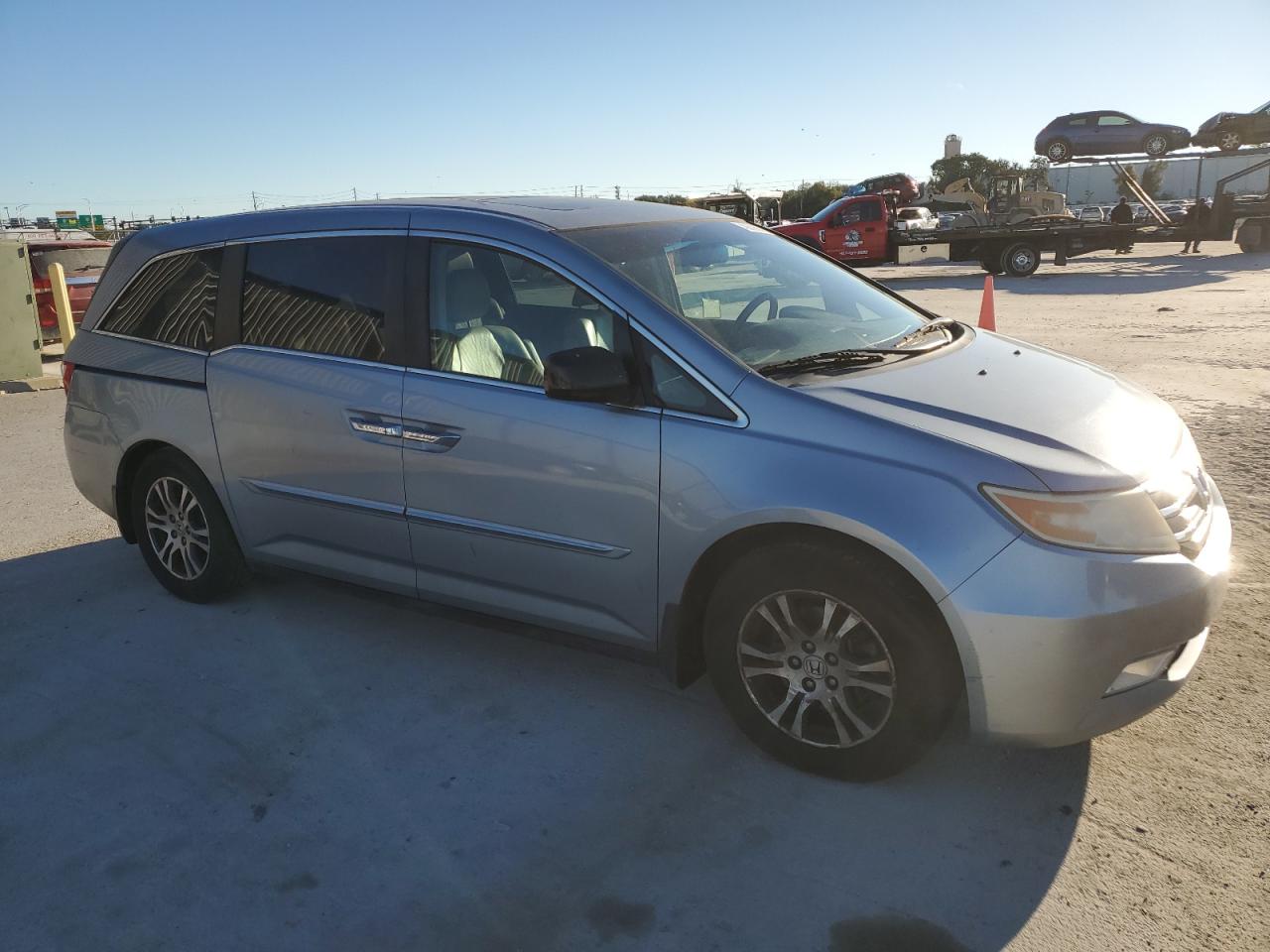 Photo 3 VIN: 5FNRL5H68BB051108 - HONDA ODYSSEY 