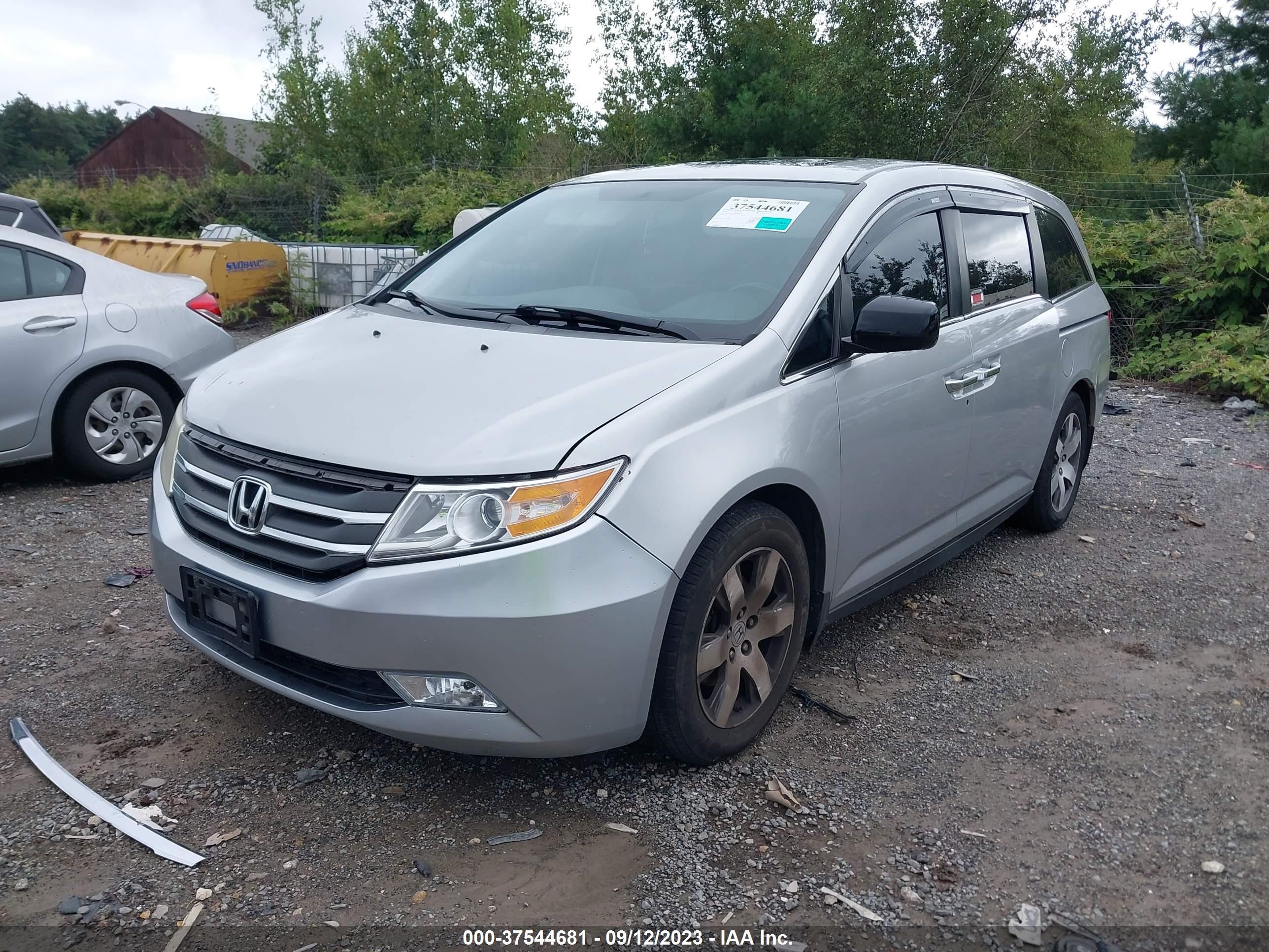 Photo 1 VIN: 5FNRL5H68CB052065 - HONDA ODYSSEY 