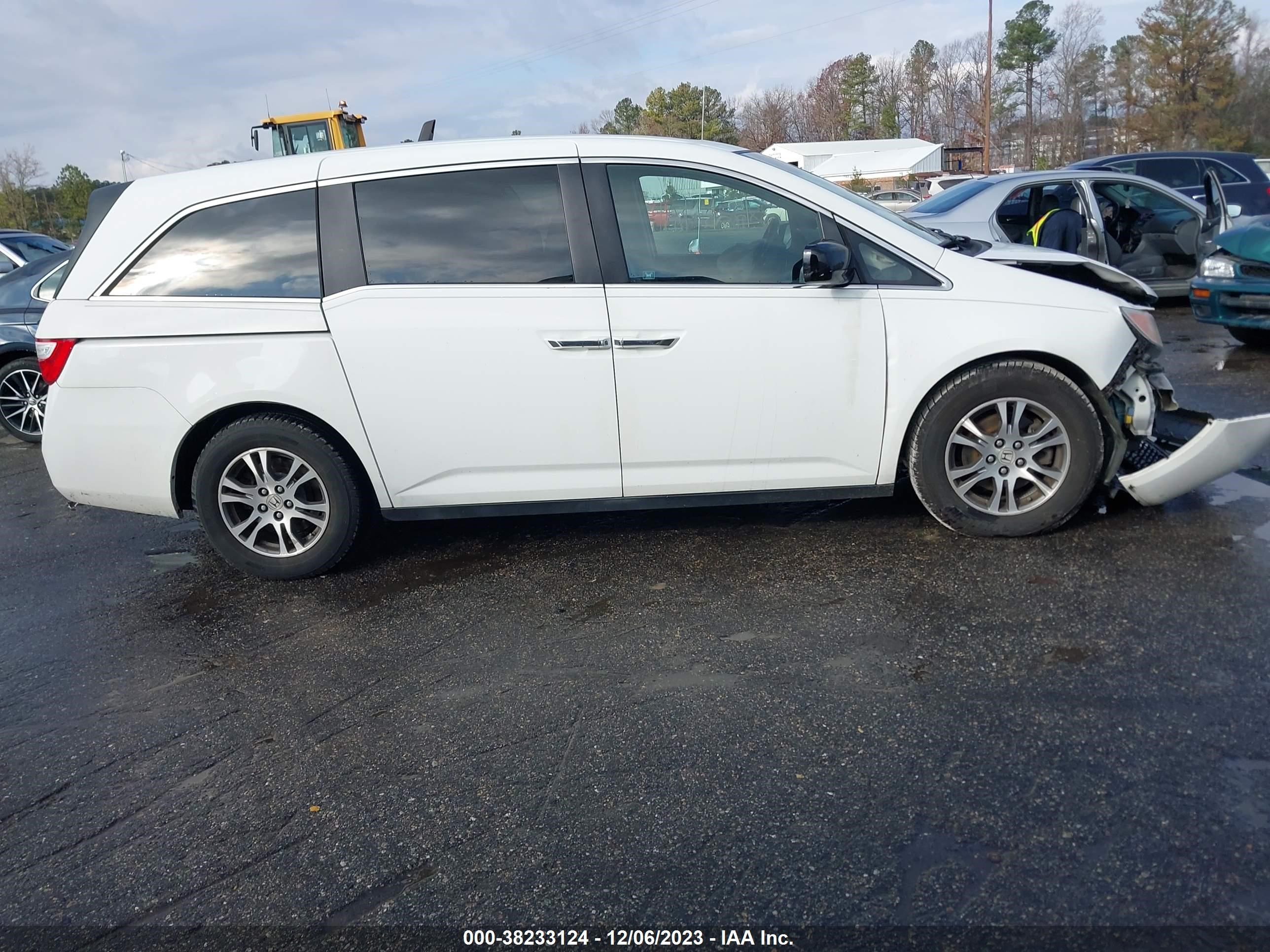 Photo 12 VIN: 5FNRL5H68CB057086 - HONDA ODYSSEY 