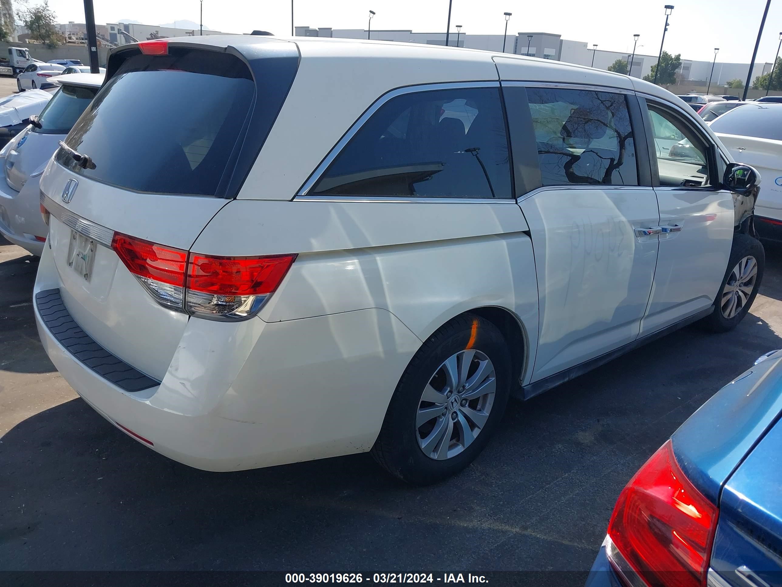 Photo 3 VIN: 5FNRL5H68EB048729 - HONDA ODYSSEY 