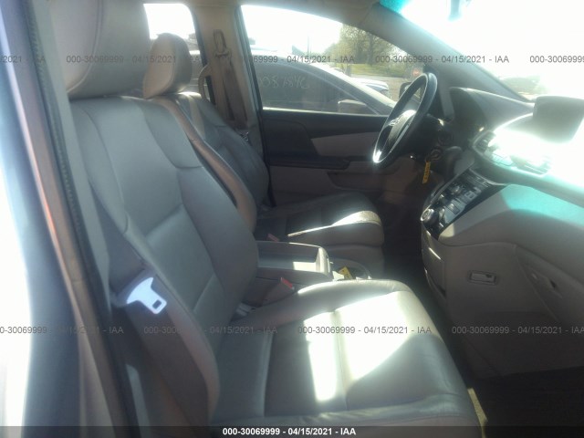 Photo 4 VIN: 5FNRL5H69BB061517 - HONDA ODYSSEY 