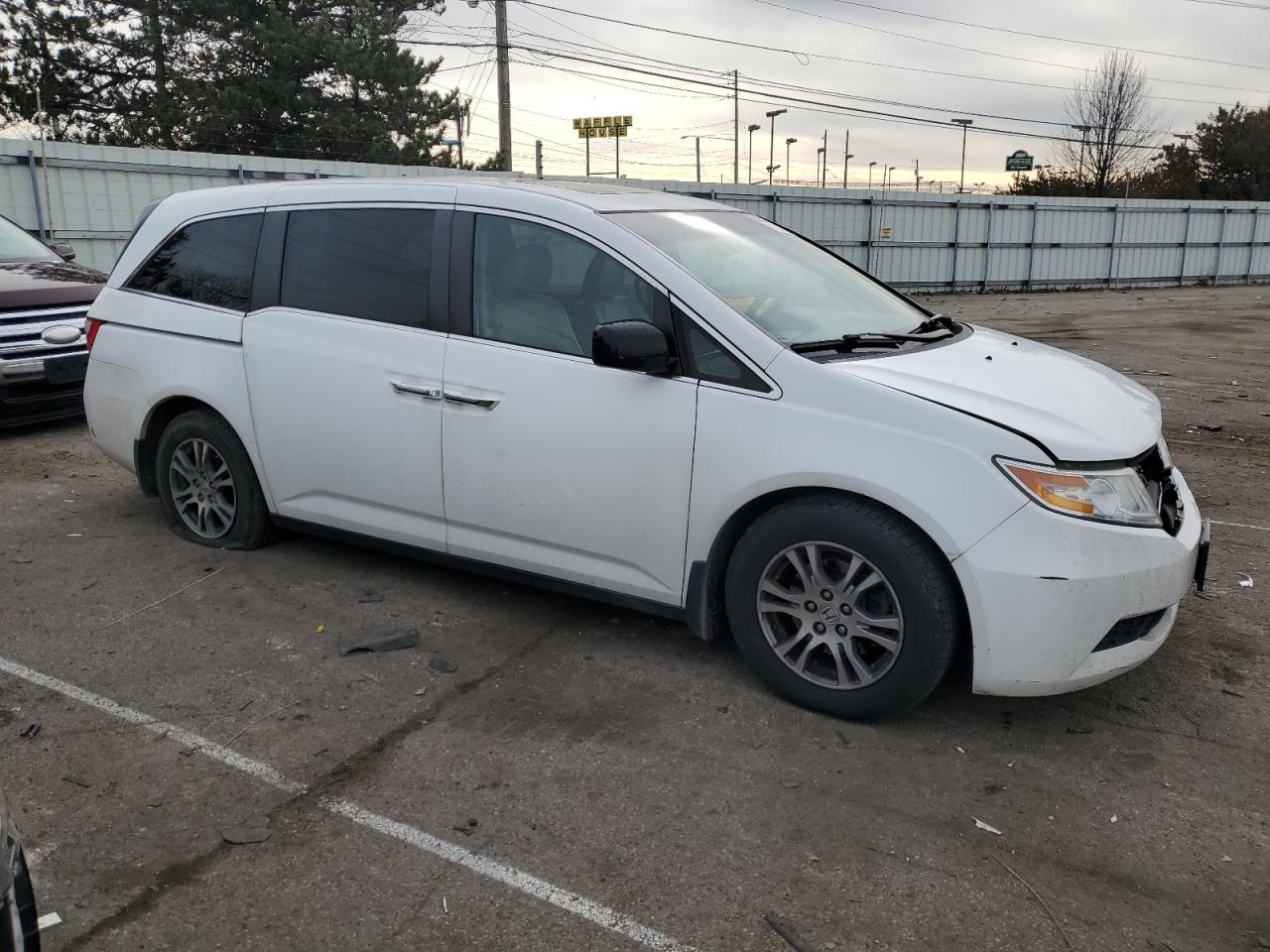 Photo 3 VIN: 5FNRL5H69BB066099 - HONDA ODYSSEY 