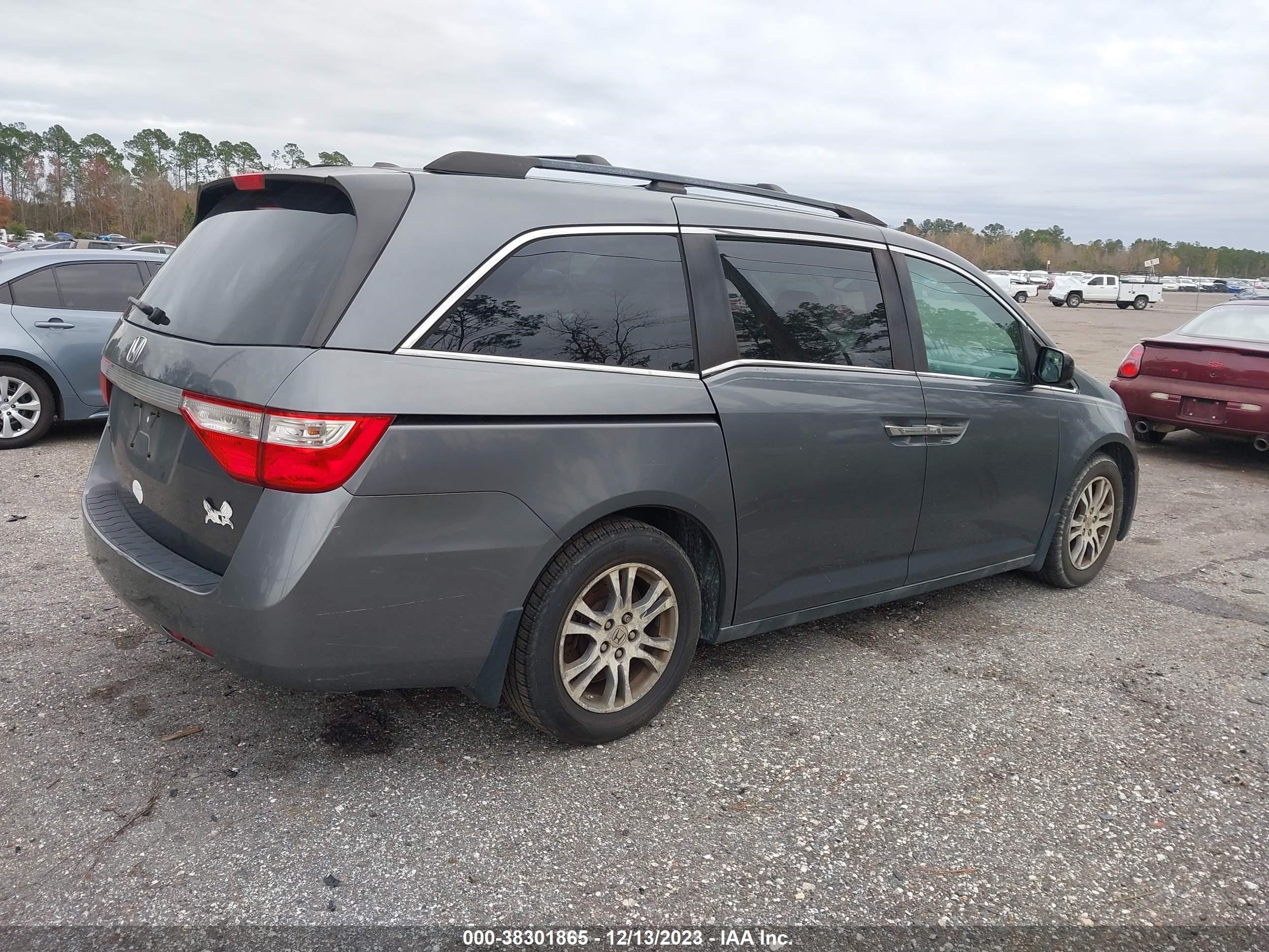 Photo 3 VIN: 5FNRL5H69CB041222 - HONDA ODYSSEY 