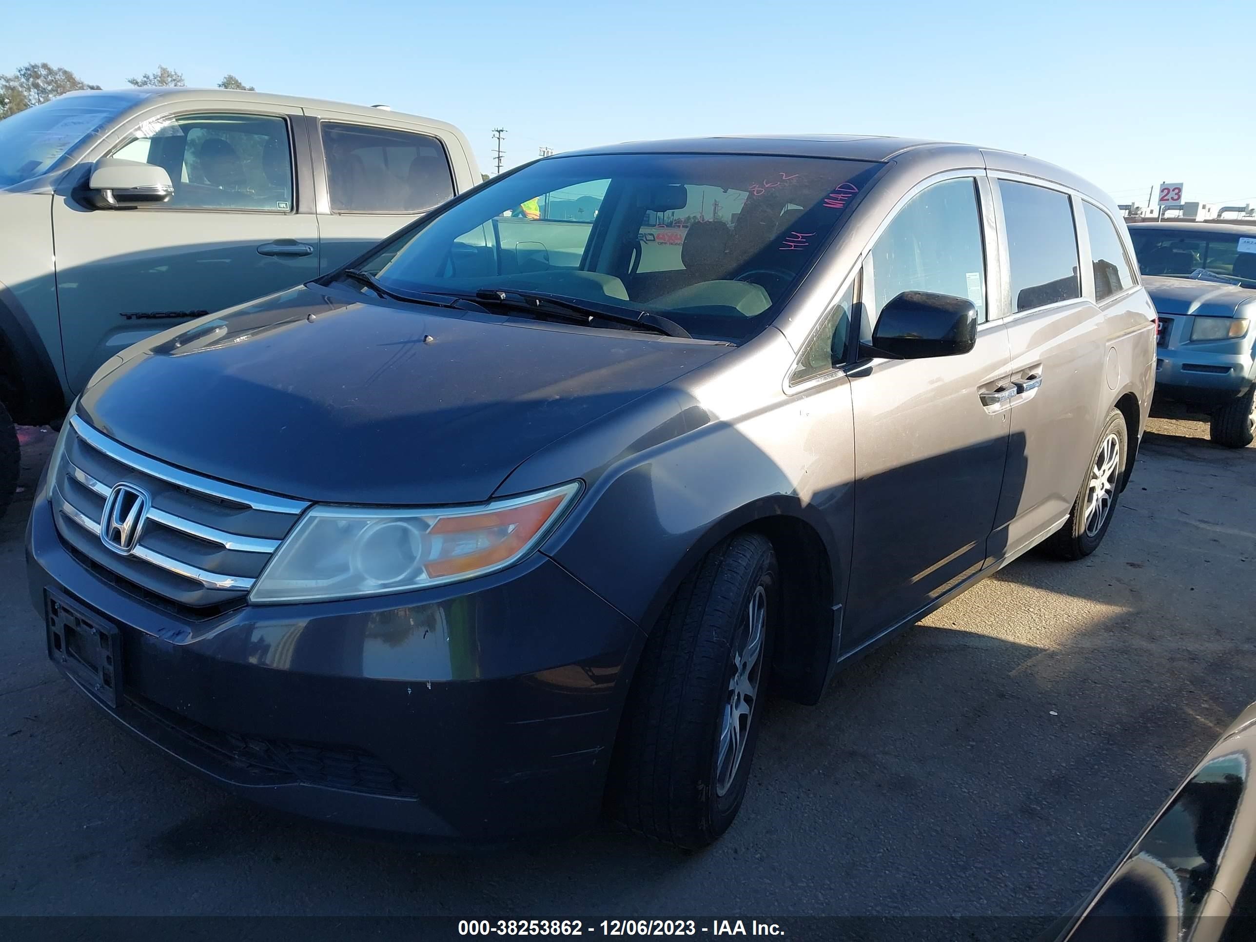 Photo 1 VIN: 5FNRL5H69CB118784 - HONDA ODYSSEY 