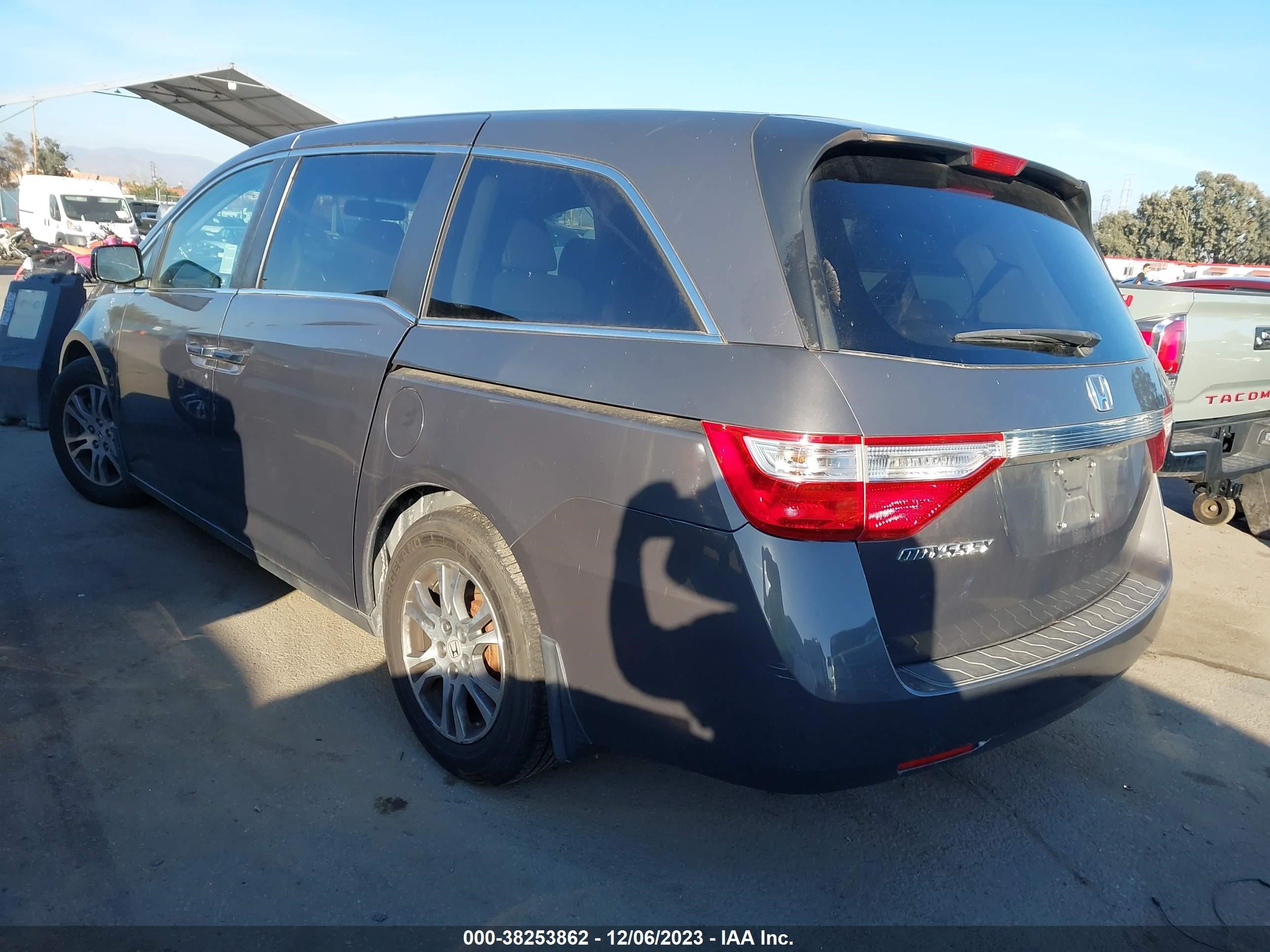 Photo 2 VIN: 5FNRL5H69CB118784 - HONDA ODYSSEY 