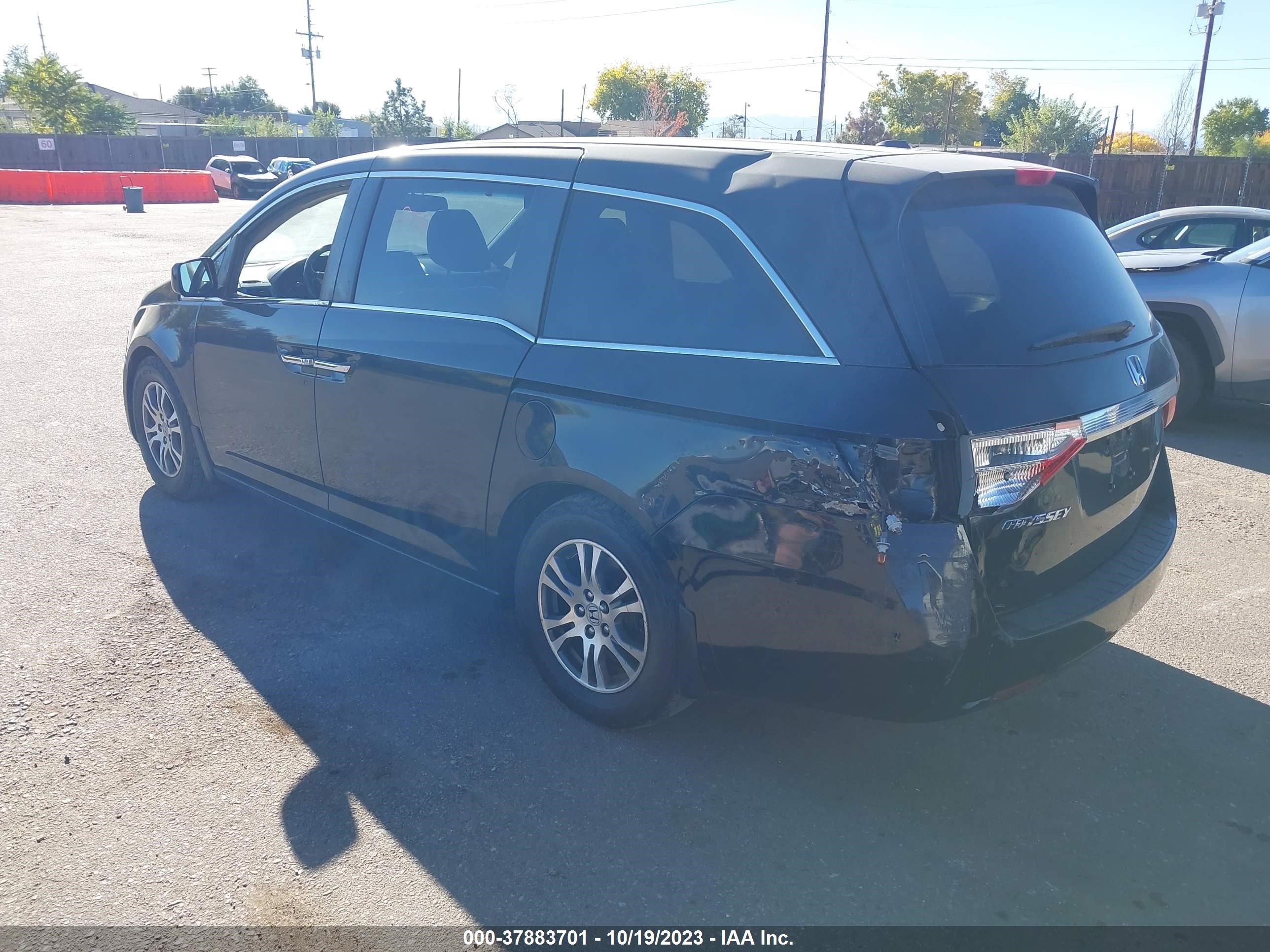 Photo 2 VIN: 5FNRL5H69DB001241 - HONDA ODYSSEY 