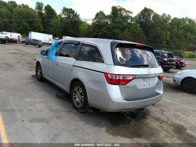 Photo 2 VIN: 5FNRL5H6XBB001813 - HONDA ODYSSEY 