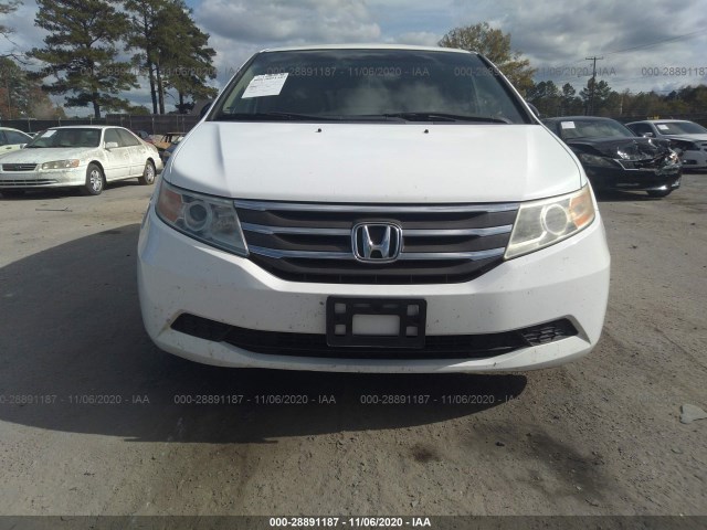 Photo 5 VIN: 5FNRL5H6XBB008311 - HONDA ODYSSEY 