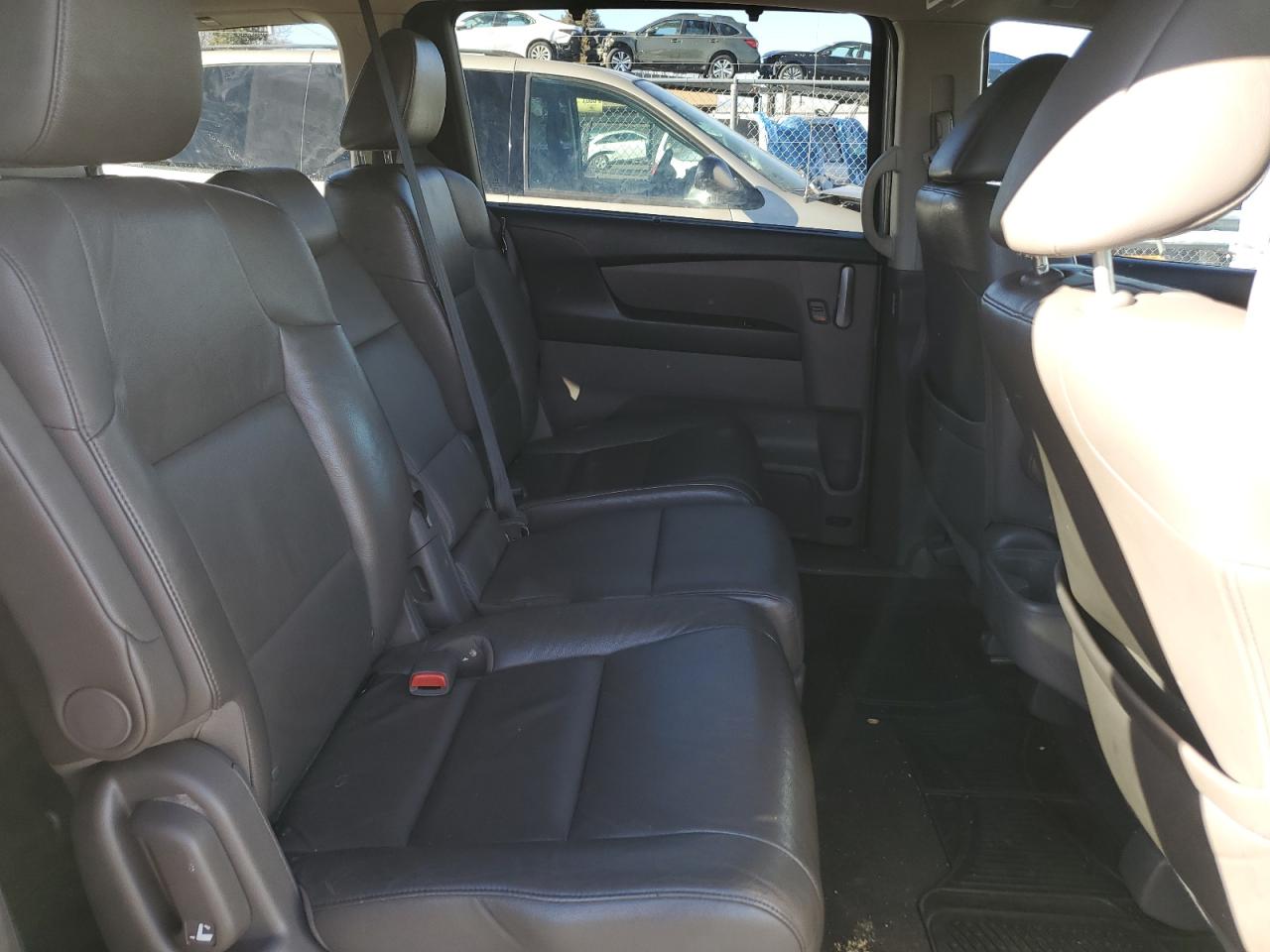 Photo 10 VIN: 5FNRL5H6XBB024542 - HONDA ODYSSEY 