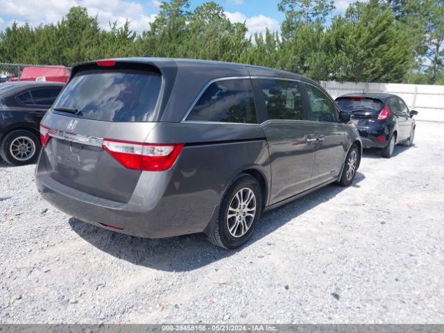 Photo 3 VIN: 5FNRL5H6XBB039610 - HONDA ODYSSEY 