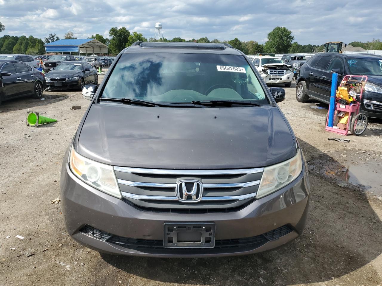 Photo 4 VIN: 5FNRL5H6XBB064703 - HONDA ODYSSEY 