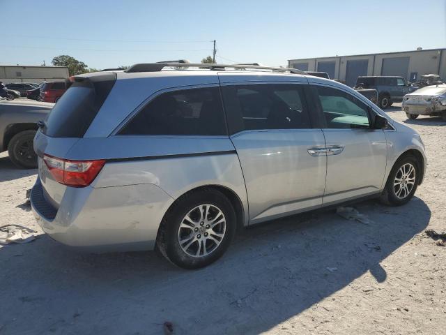 Photo 2 VIN: 5FNRL5H6XBB068556 - HONDA ODYSSEY EX 