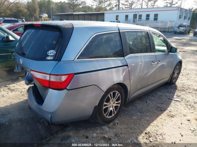 Photo 3 VIN: 5FNRL5H6XBB095496 - HONDA ODYSSEY 