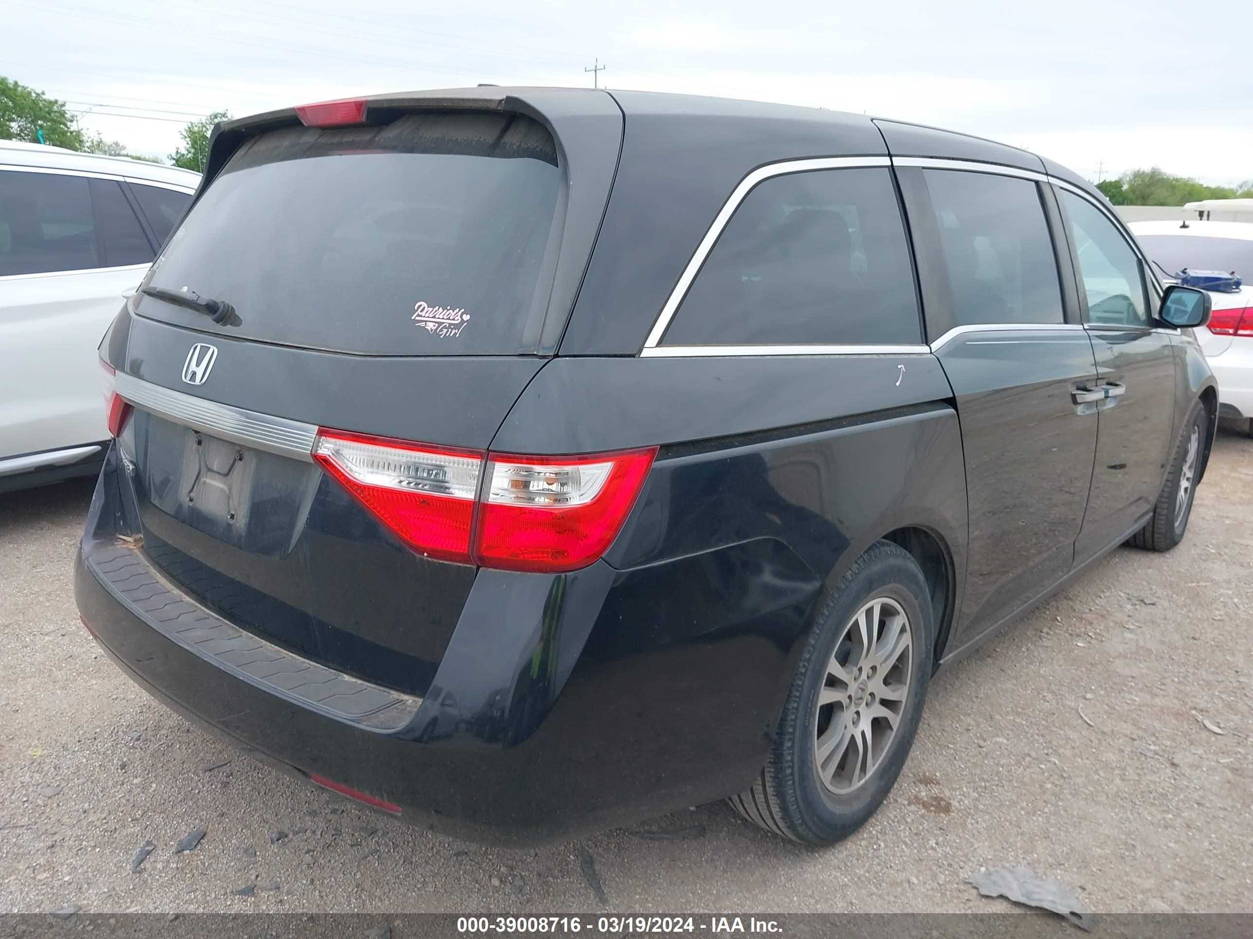 Photo 3 VIN: 5FNRL5H6XBB101071 - HONDA ODYSSEY 