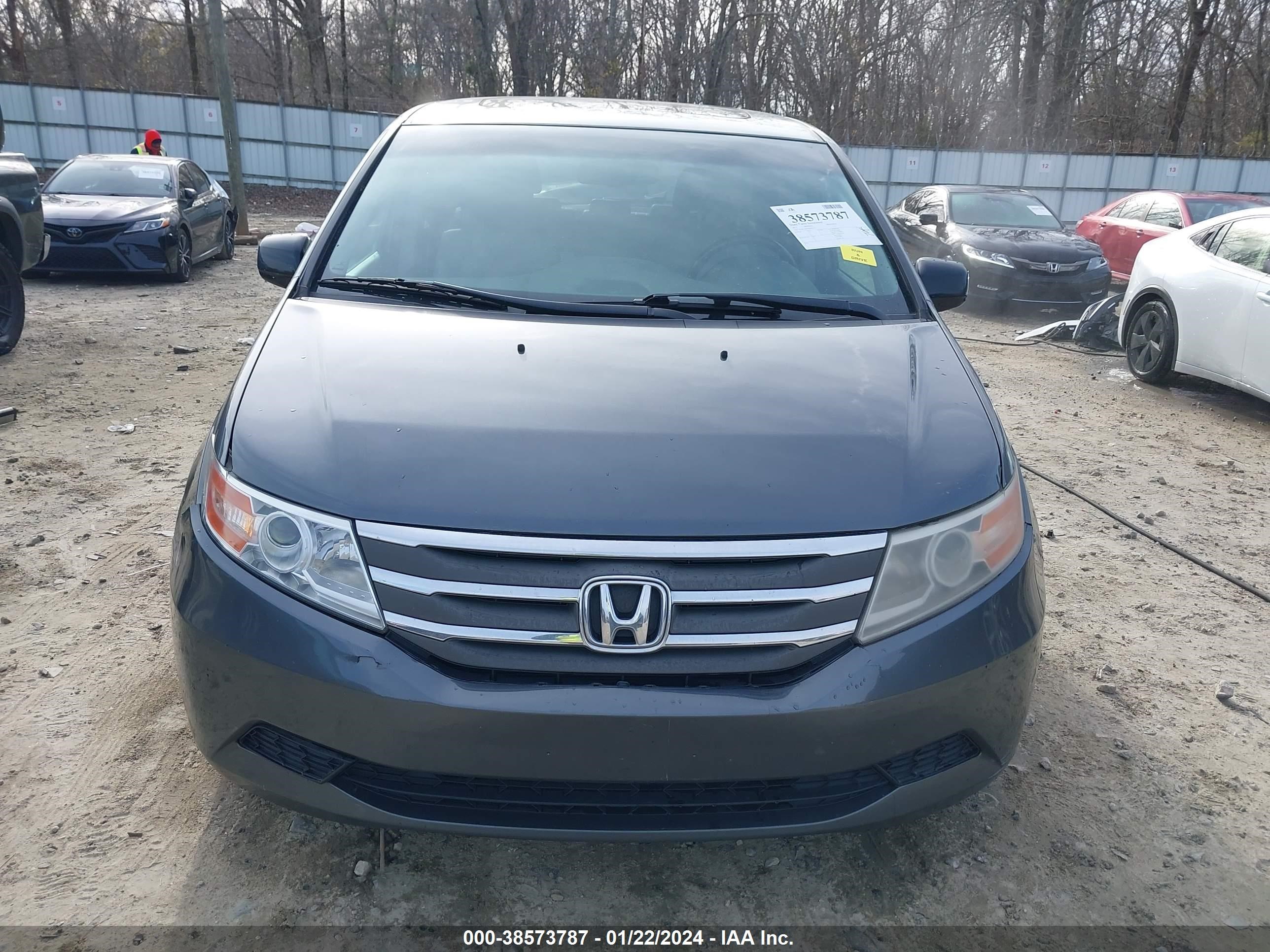 Photo 12 VIN: 5FNRL5H6XBB103175 - HONDA ODYSSEY 