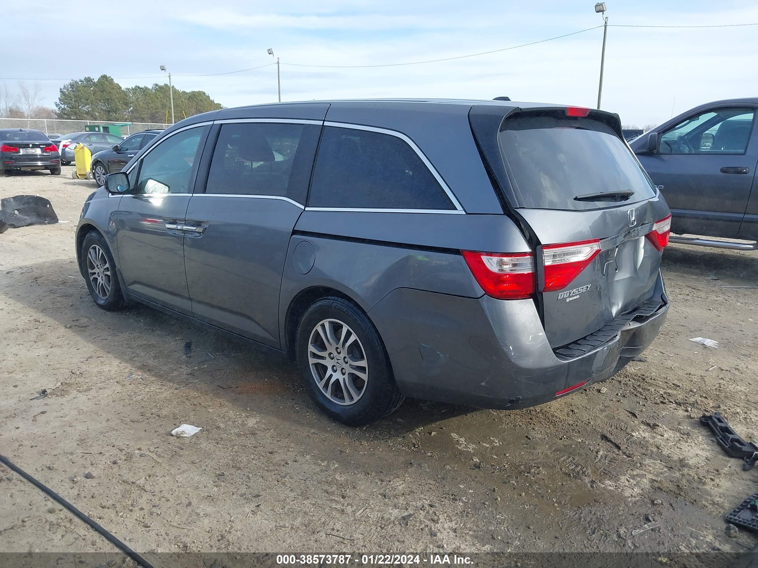 Photo 2 VIN: 5FNRL5H6XBB103175 - HONDA ODYSSEY 