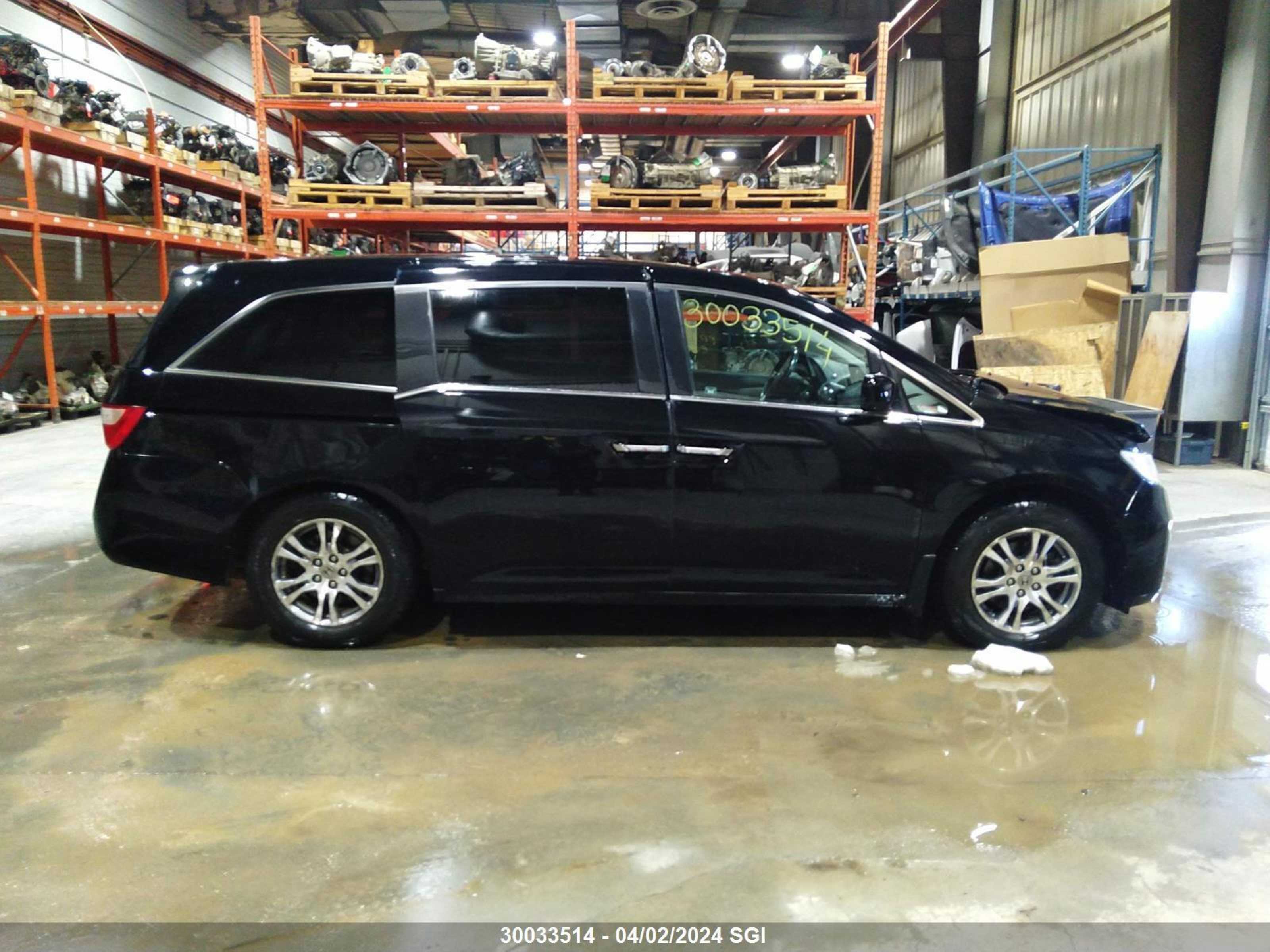 Photo 12 VIN: 5FNRL5H6XBB507402 - HONDA ODYSSEY 