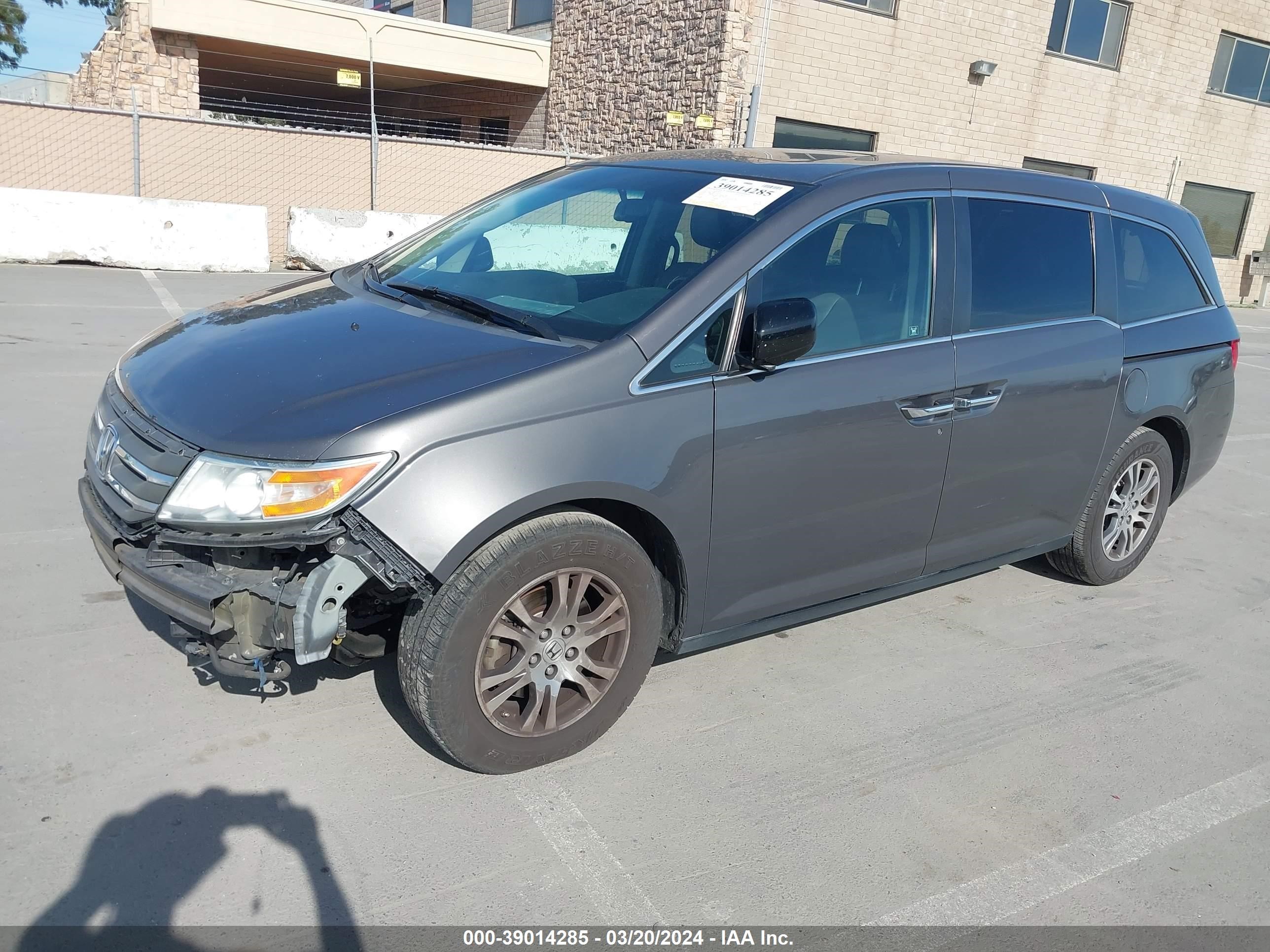 Photo 1 VIN: 5FNRL5H6XCB001876 - HONDA ODYSSEY 