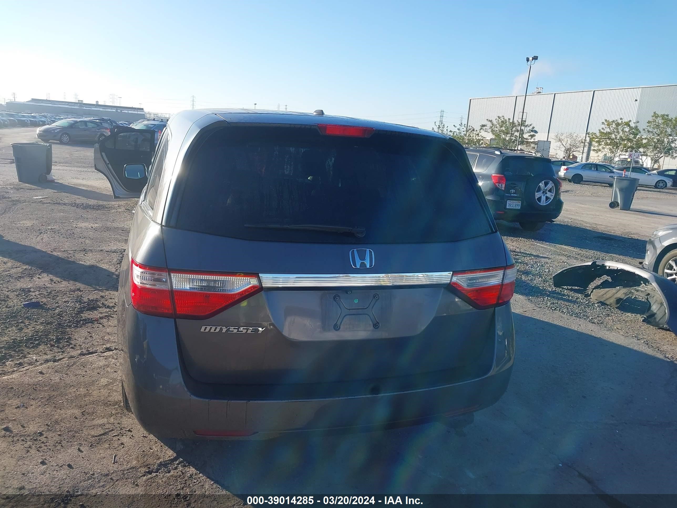 Photo 16 VIN: 5FNRL5H6XCB001876 - HONDA ODYSSEY 