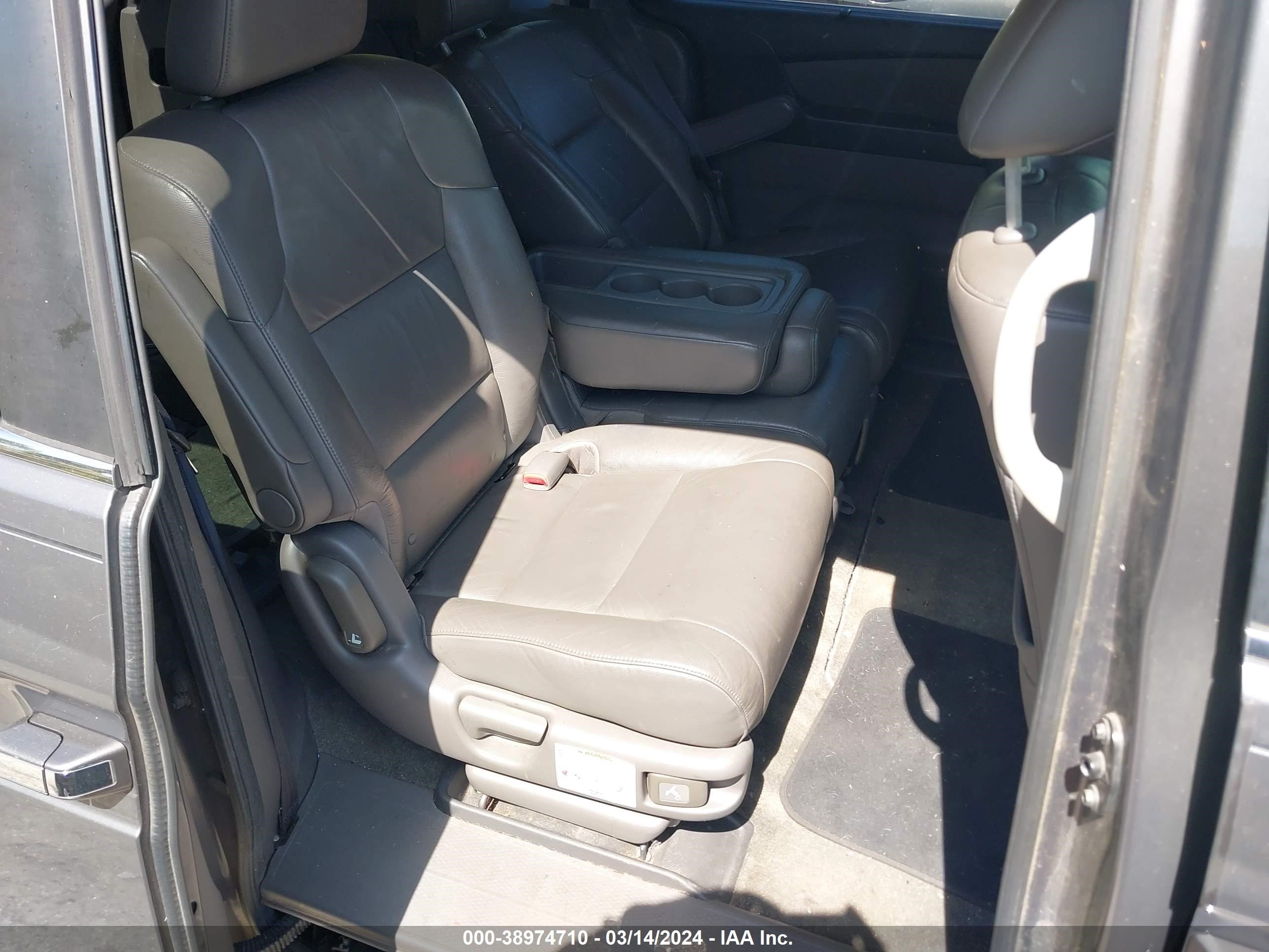 Photo 7 VIN: 5FNRL5H6XDB015777 - HONDA ODYSSEY 