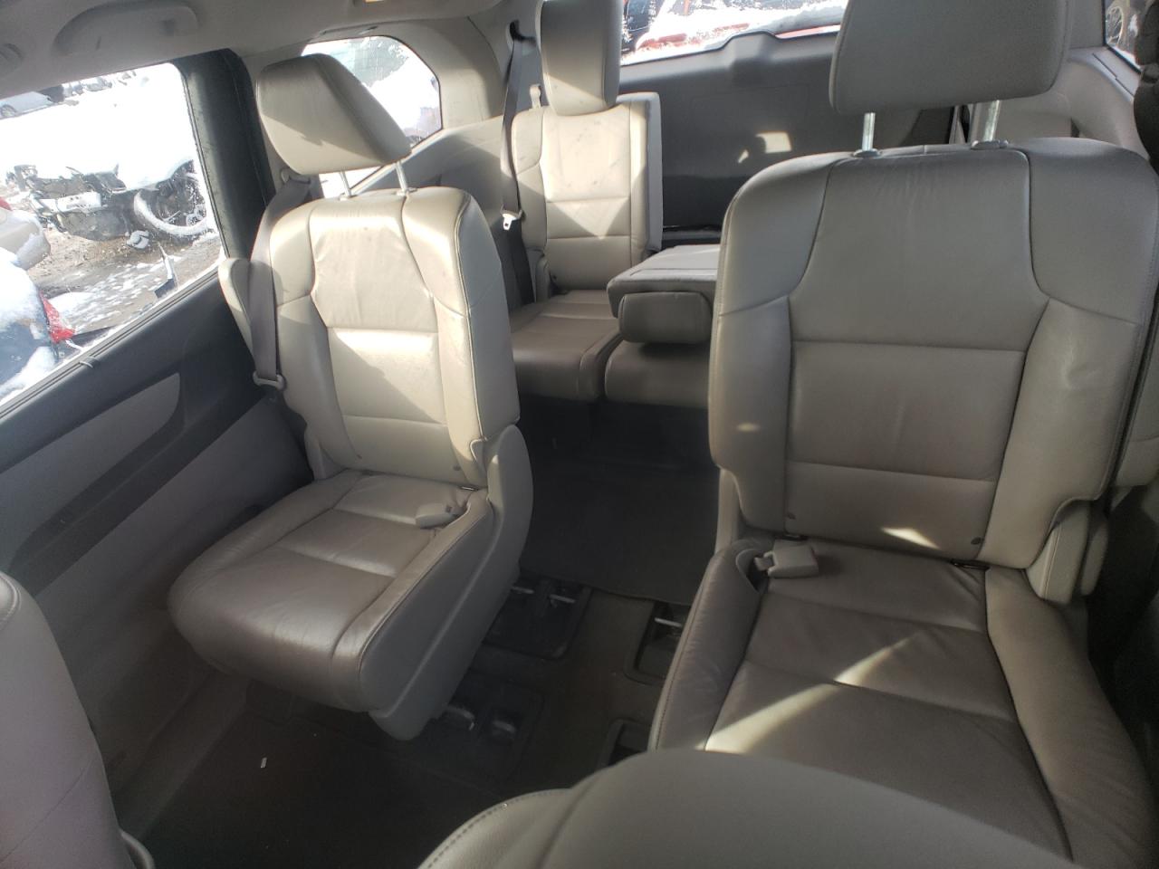 Photo 10 VIN: 5FNRL5H6XDB030909 - HONDA ODYSSEY 