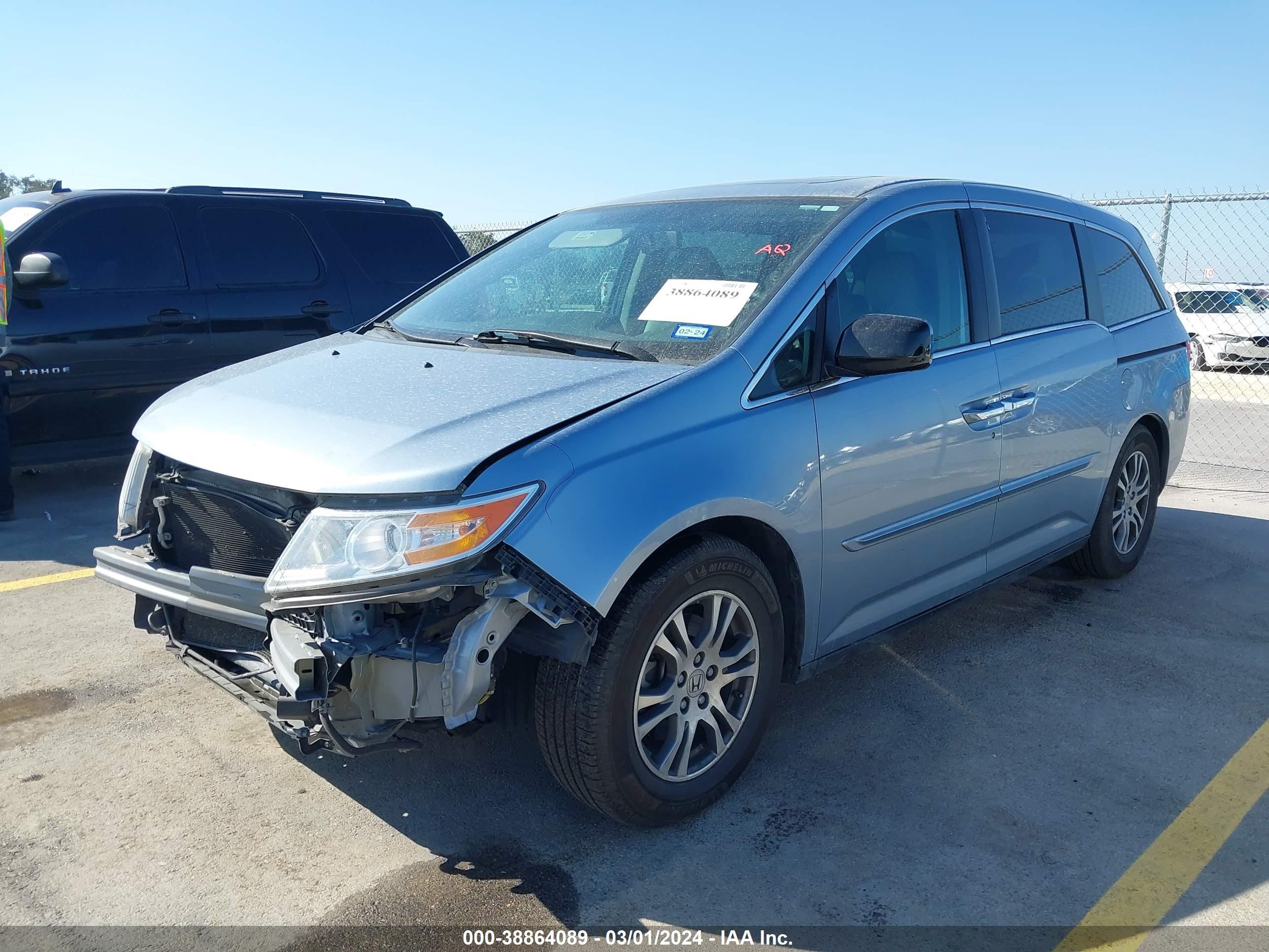 Photo 1 VIN: 5FNRL5H6XDB043949 - HONDA ODYSSEY 