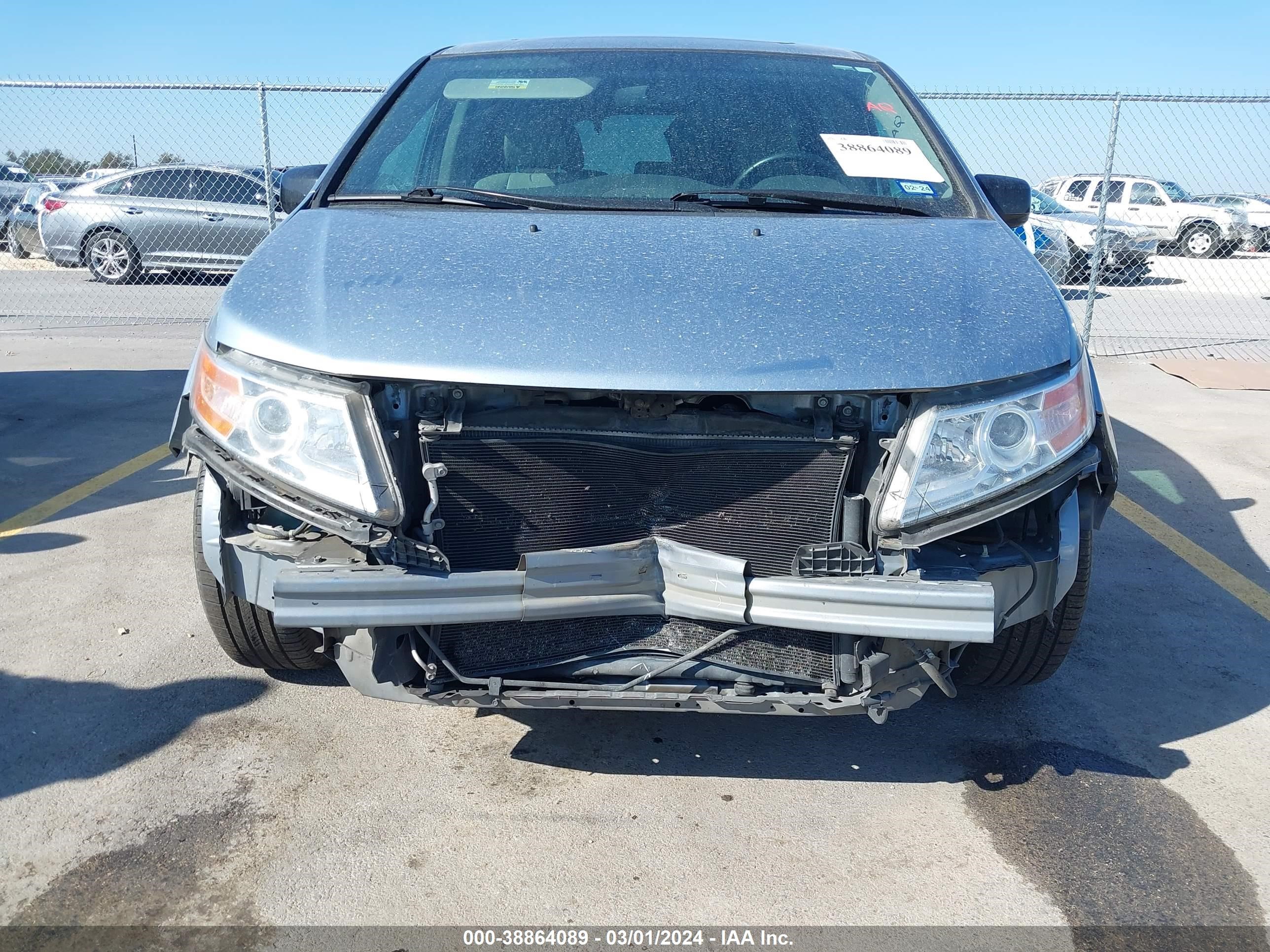 Photo 5 VIN: 5FNRL5H6XDB043949 - HONDA ODYSSEY 