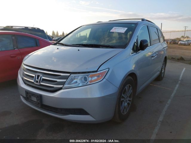 Photo 1 VIN: 5FNRL5H6XDB055096 - HONDA ODYSSEY 