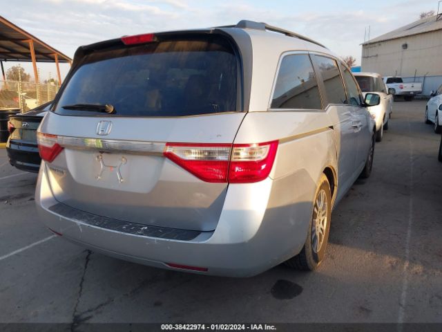 Photo 3 VIN: 5FNRL5H6XDB055096 - HONDA ODYSSEY 