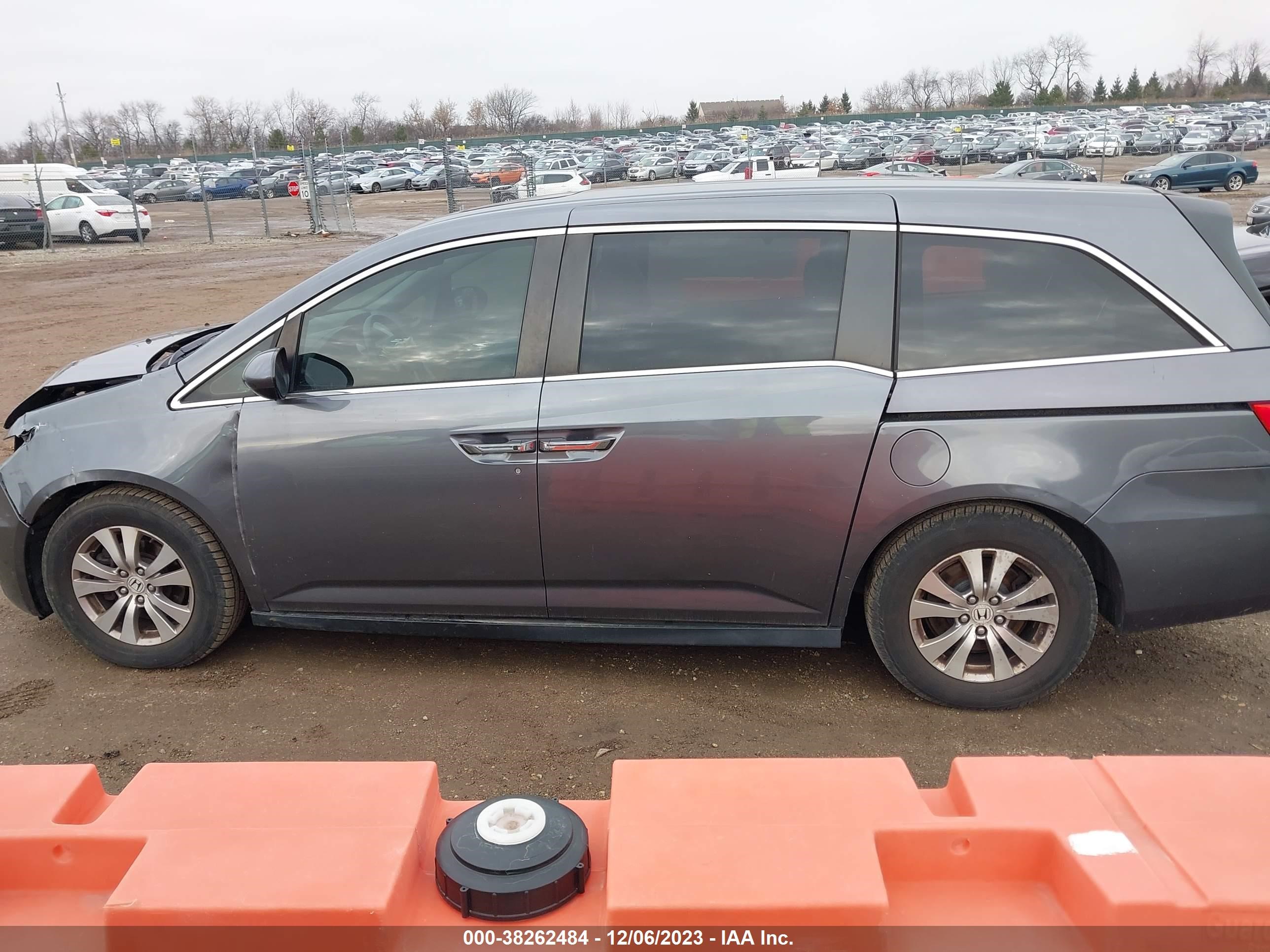 Photo 13 VIN: 5FNRL5H6XEB041426 - HONDA ODYSSEY 