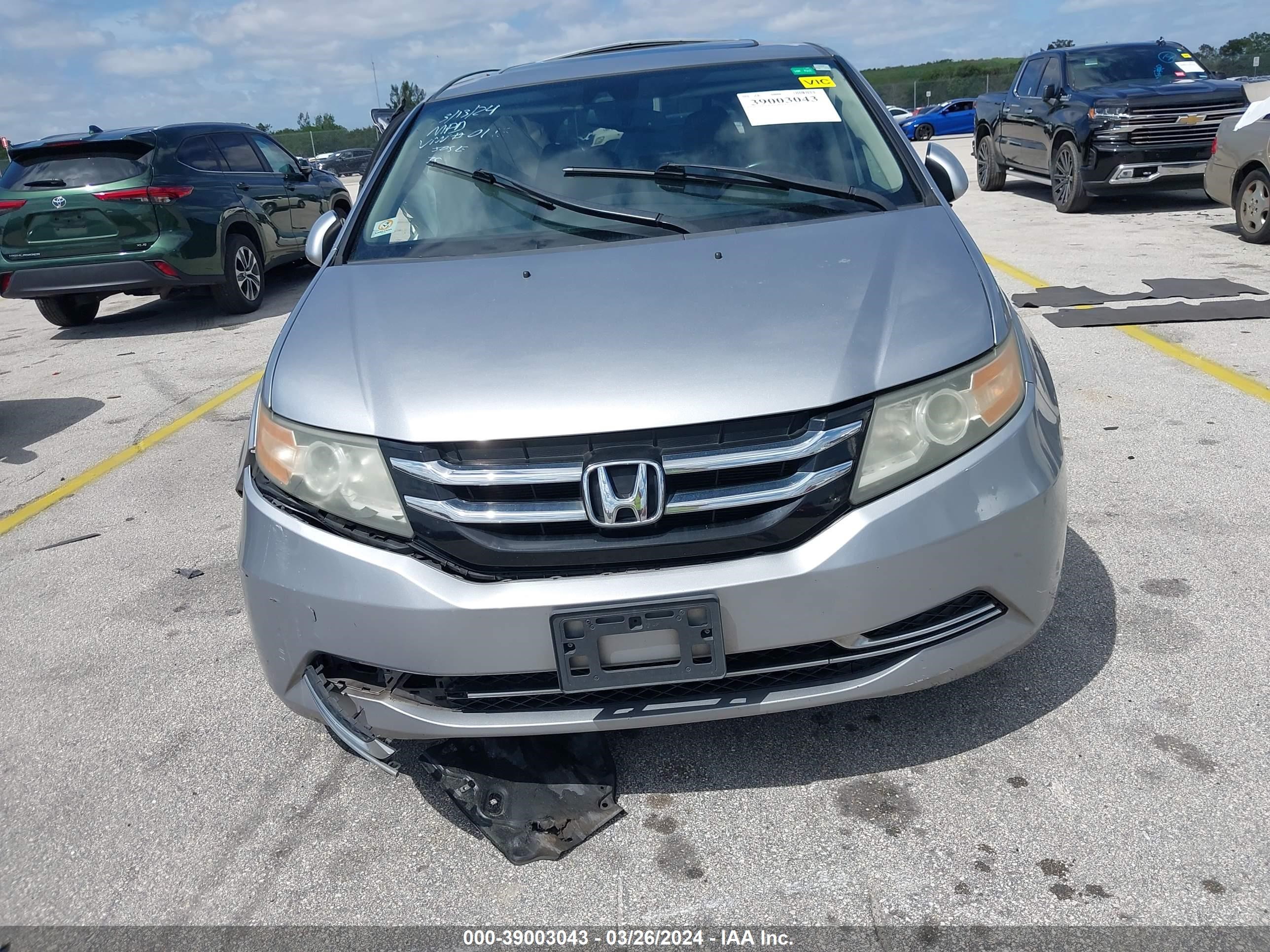 Photo 10 VIN: 5FNRL5H6XGB010115 - HONDA ODYSSEY 