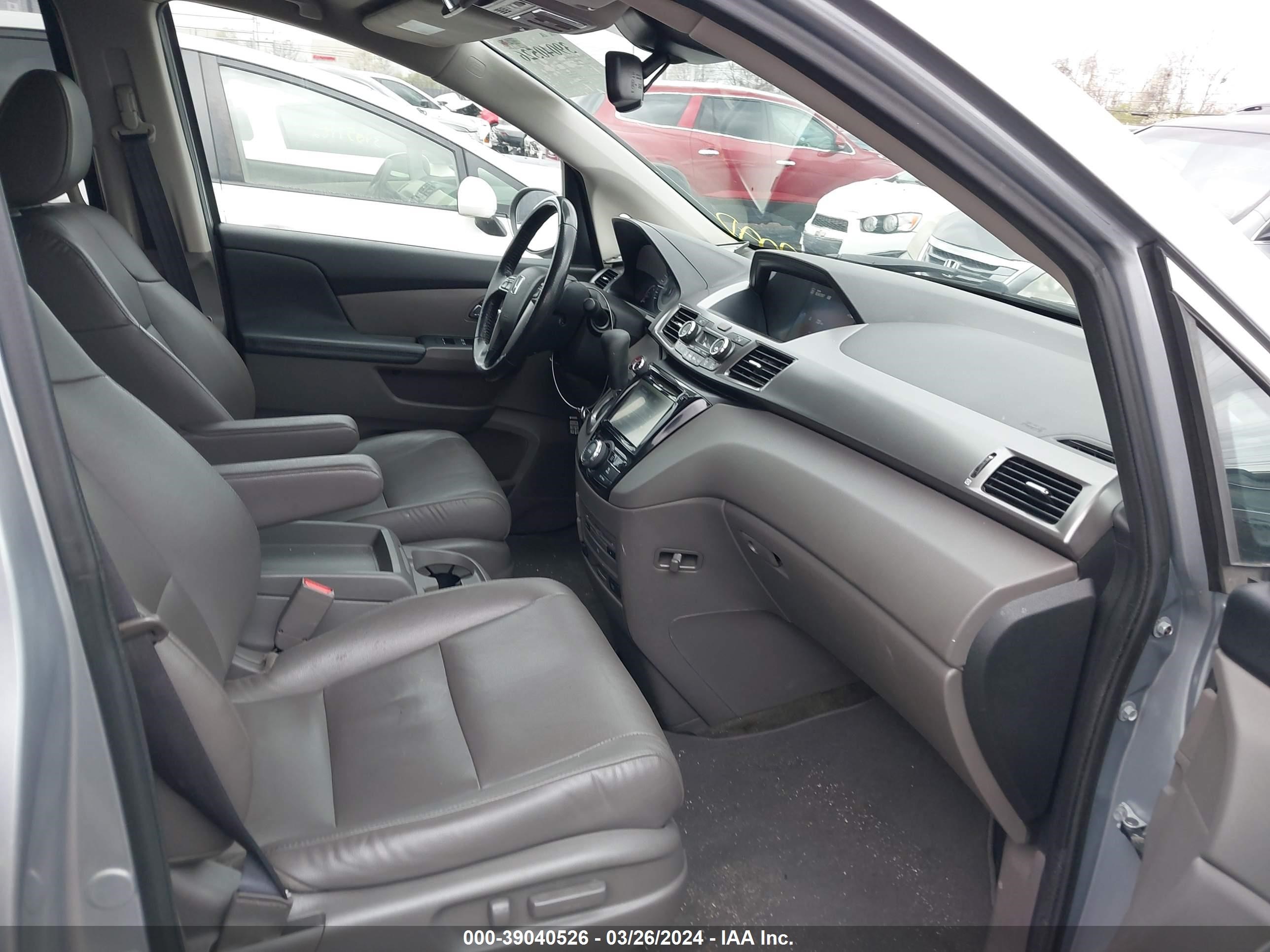 Photo 4 VIN: 5FNRL5H6XGB088099 - HONDA ODYSSEY 