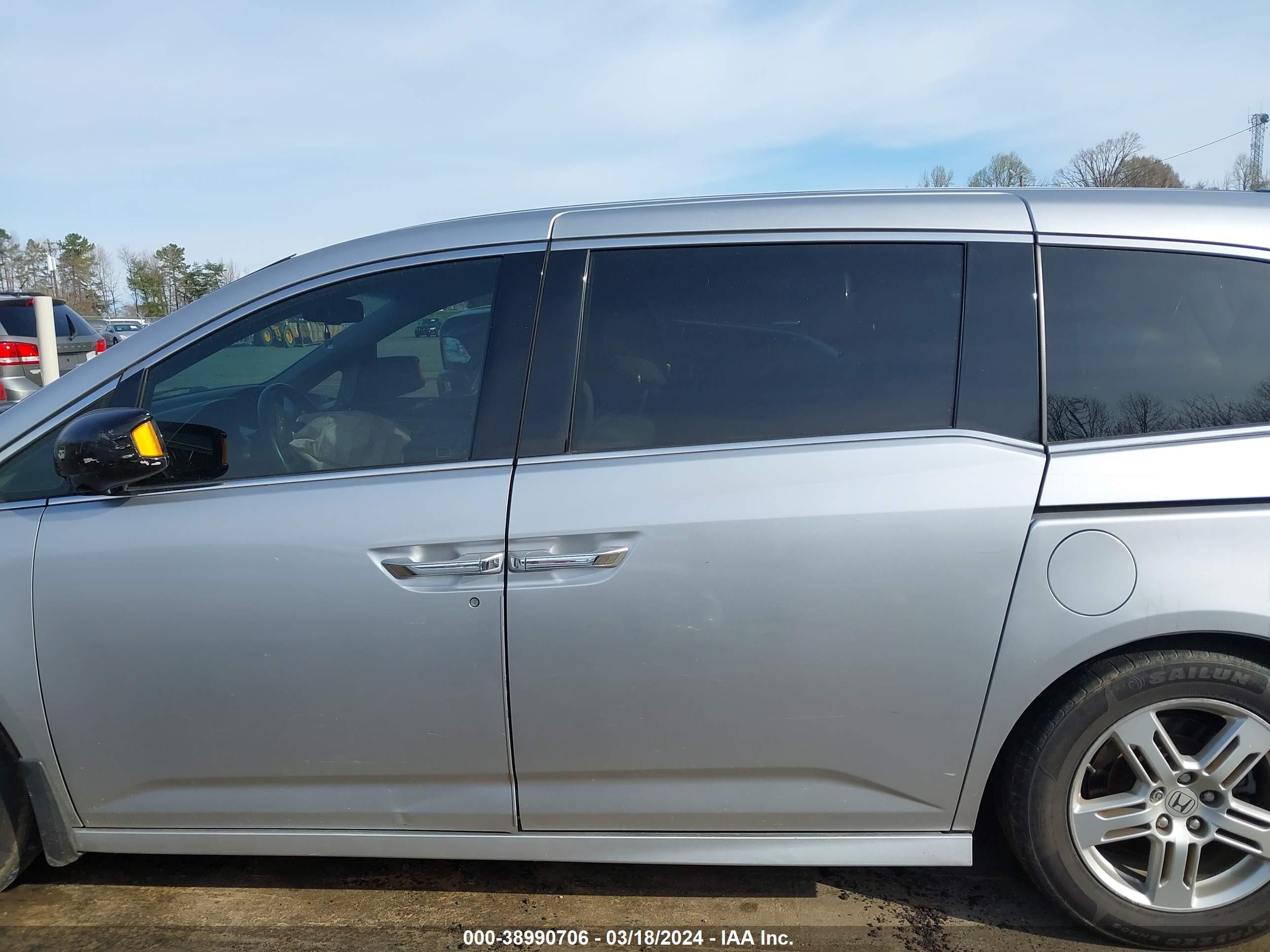 Photo 13 VIN: 5FNRL5H90CB026733 - HONDA ODYSSEY 