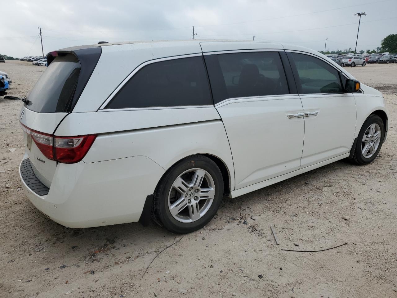 Photo 2 VIN: 5FNRL5H90DB007794 - HONDA ODYSSEY 