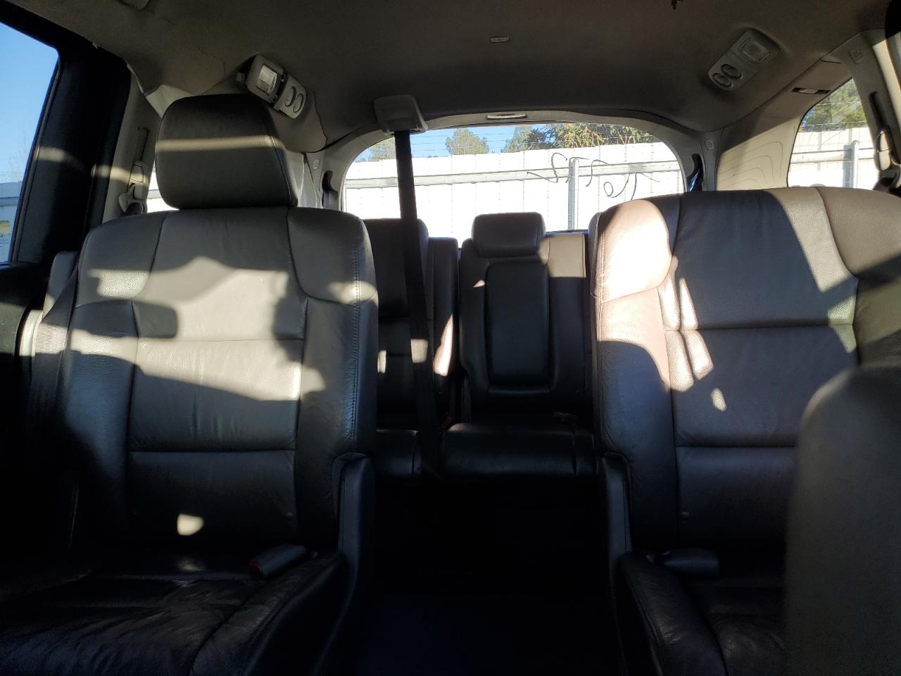 Photo 9 VIN: 5FNRL5H91BB060002 - HONDA ODYSSEY 