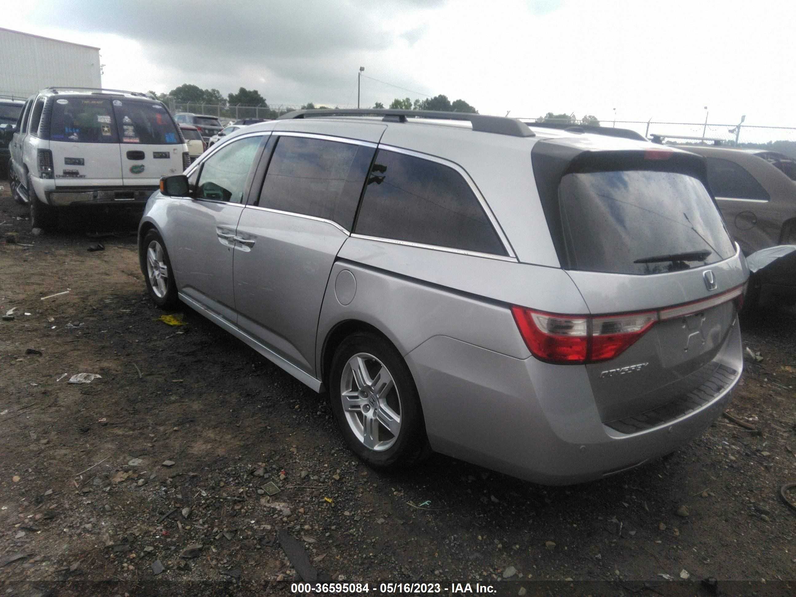 Photo 2 VIN: 5FNRL5H91DB022935 - HONDA ODYSSEY 