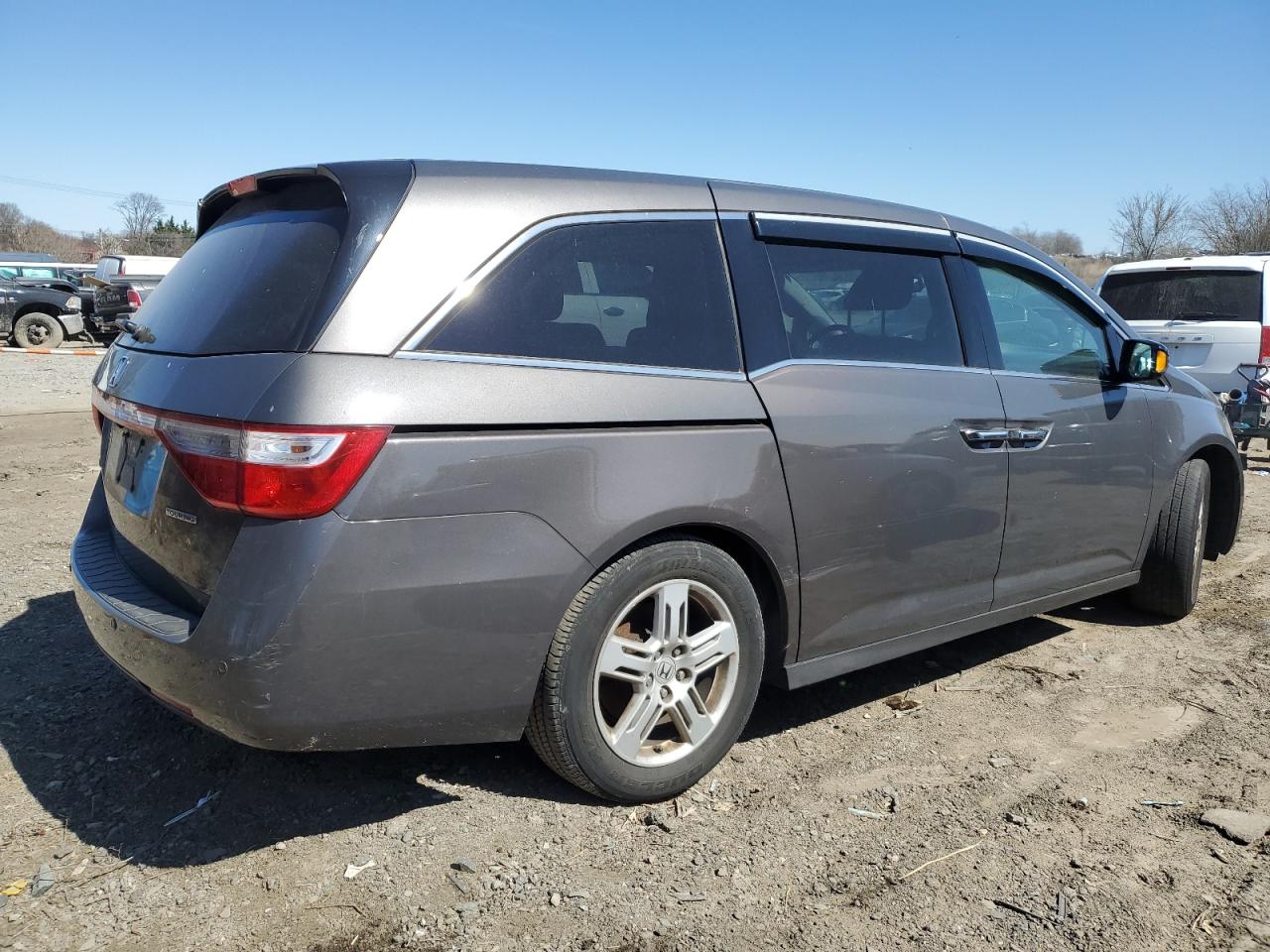 Photo 2 VIN: 5FNRL5H91DB066725 - HONDA ODYSSEY 