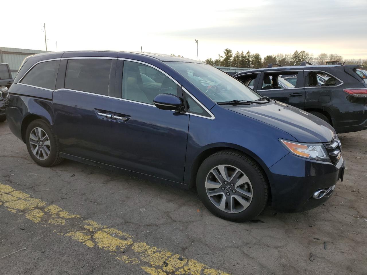 Photo 3 VIN: 5FNRL5H91GB115751 - HONDA ODYSSEY 