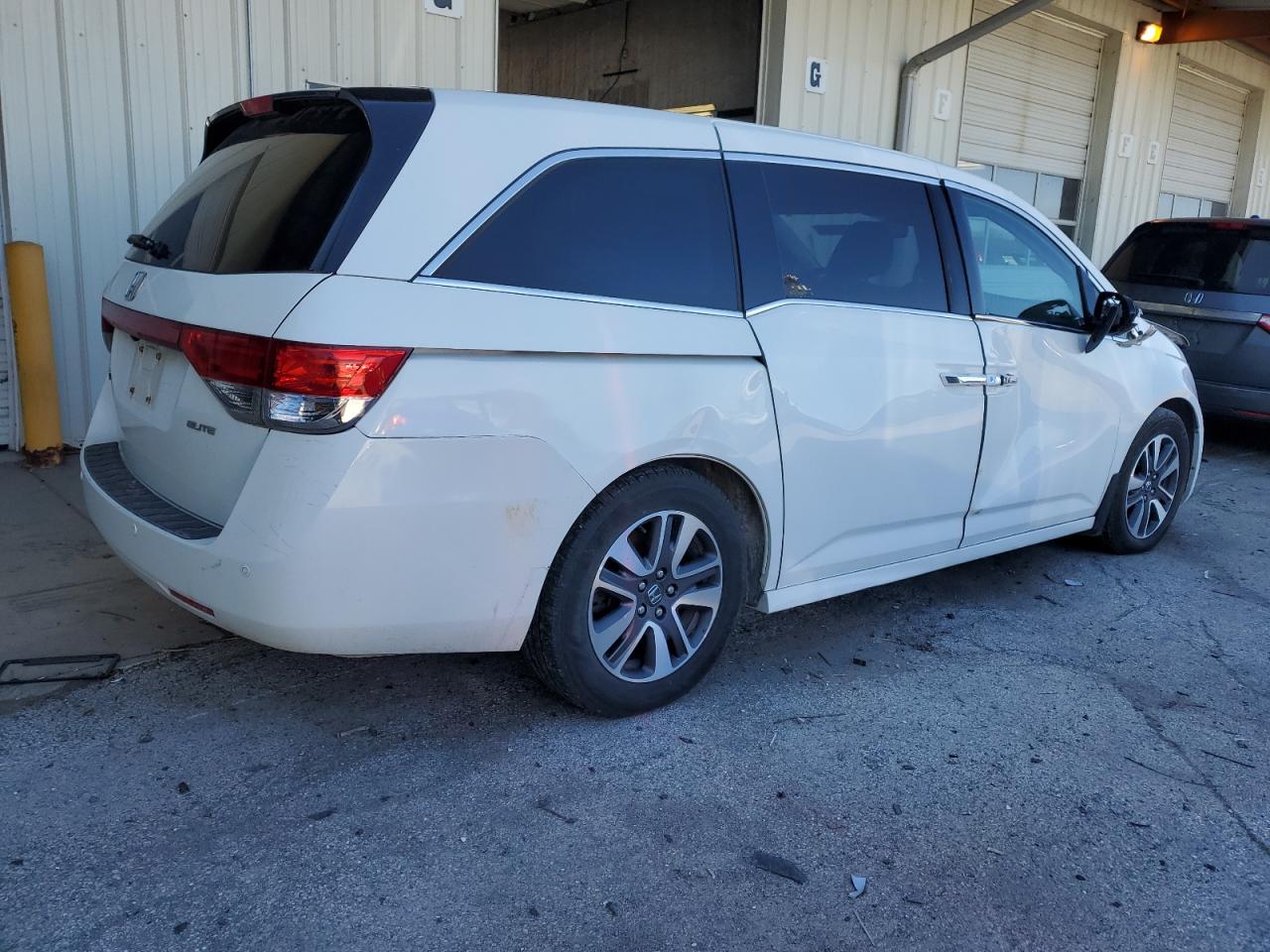 Photo 2 VIN: 5FNRL5H93GB027705 - HONDA ODYSSEY 