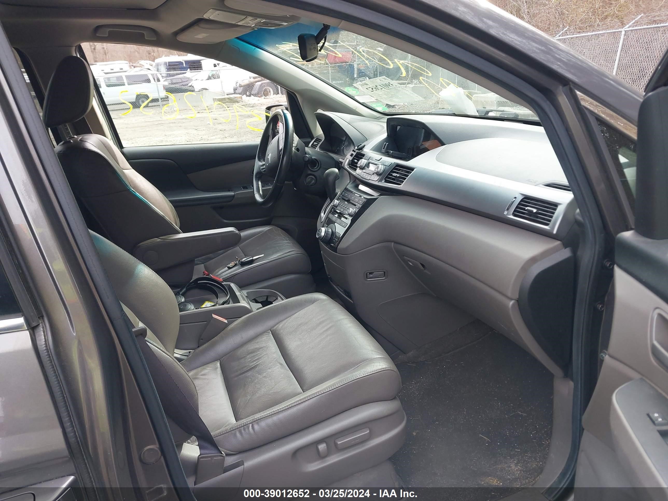 Photo 4 VIN: 5FNRL5H94BB039726 - HONDA ODYSSEY 