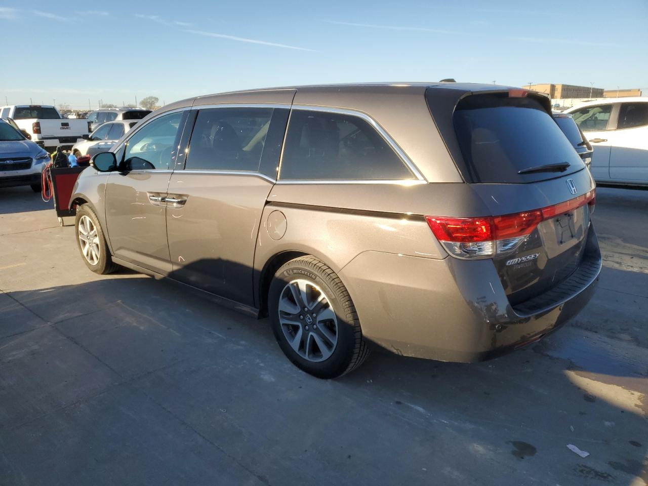 Photo 1 VIN: 5FNRL5H94FB114561 - HONDA ODYSSEY 