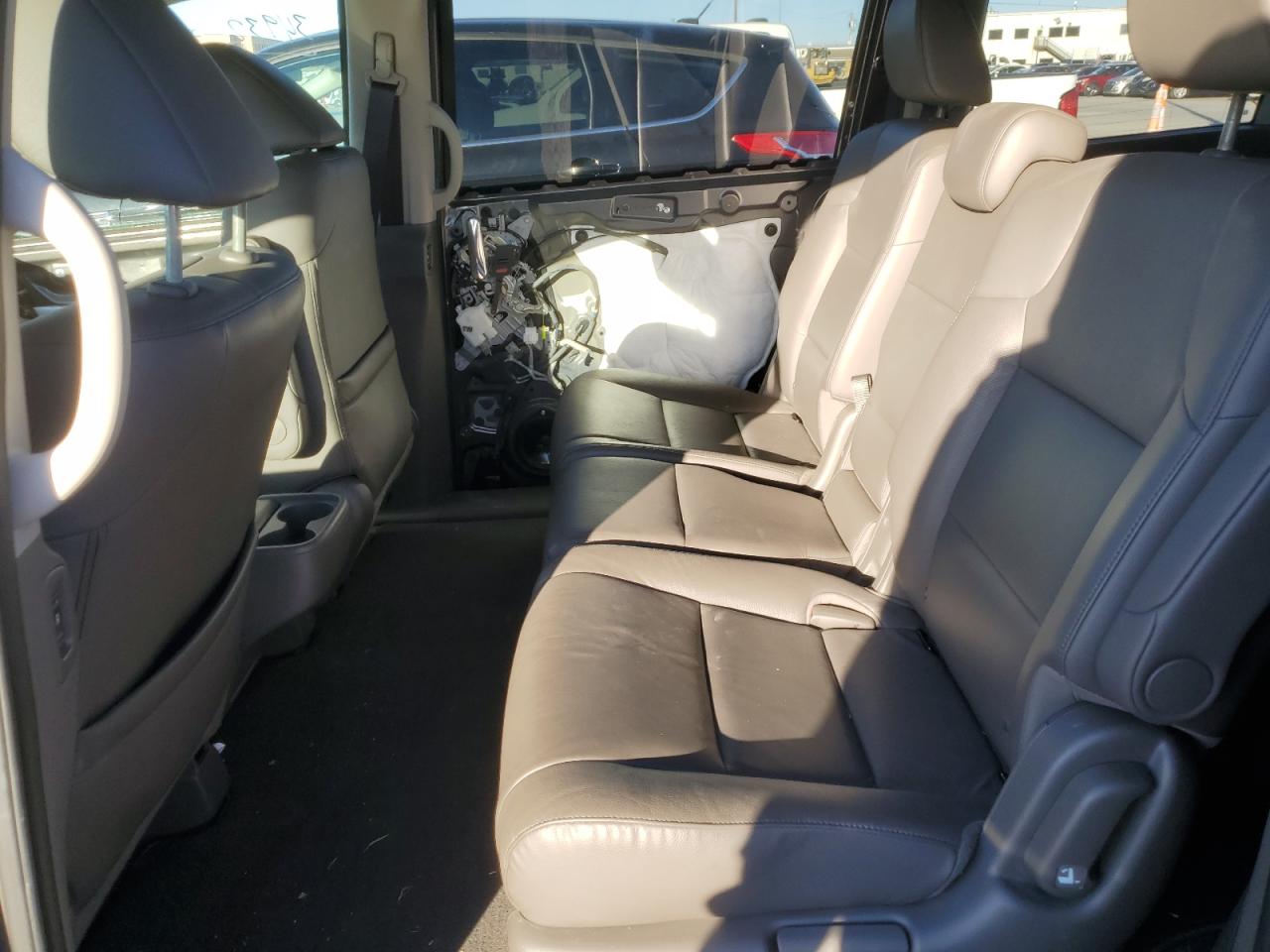 Photo 10 VIN: 5FNRL5H94FB114561 - HONDA ODYSSEY 