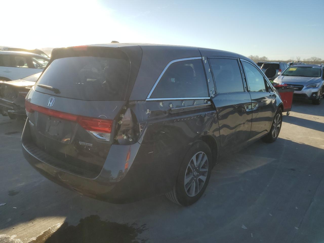 Photo 2 VIN: 5FNRL5H94FB114561 - HONDA ODYSSEY 