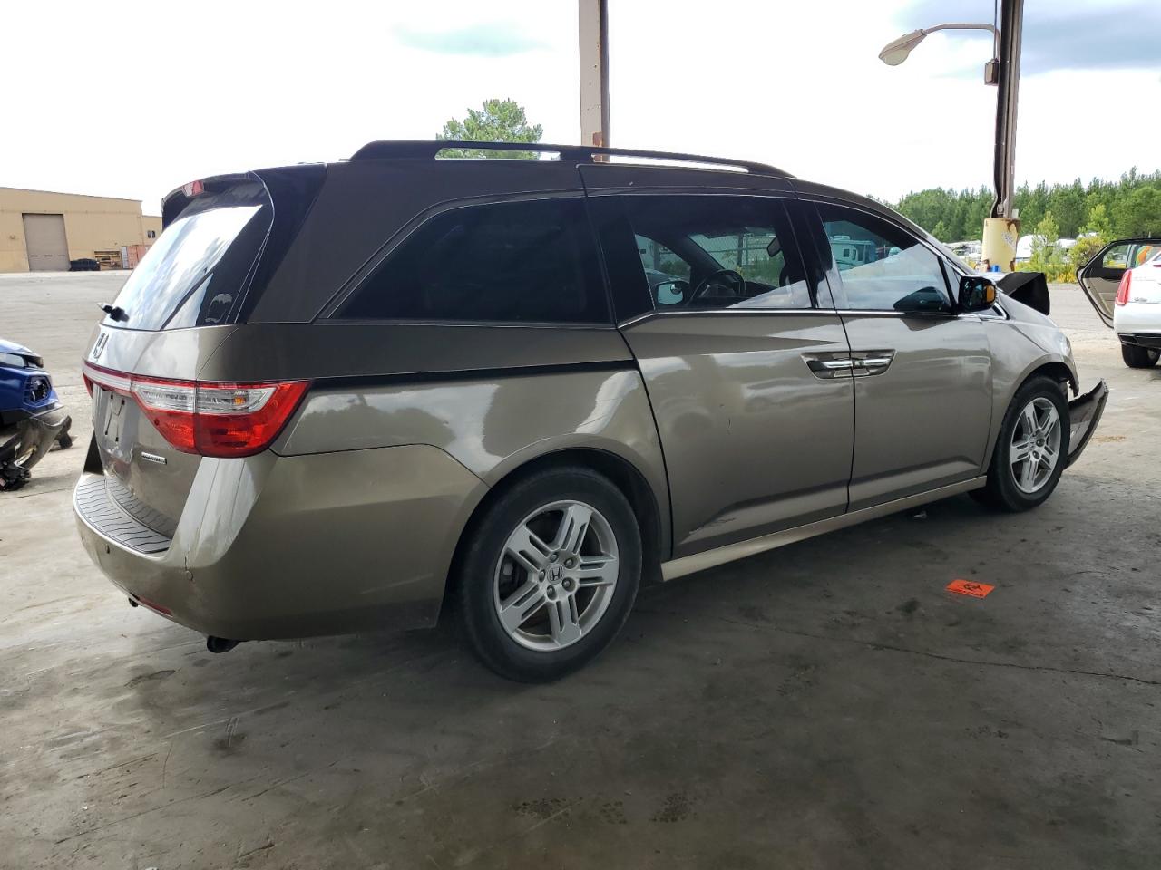 Photo 2 VIN: 5FNRL5H95DB024347 - HONDA ODYSSEY 