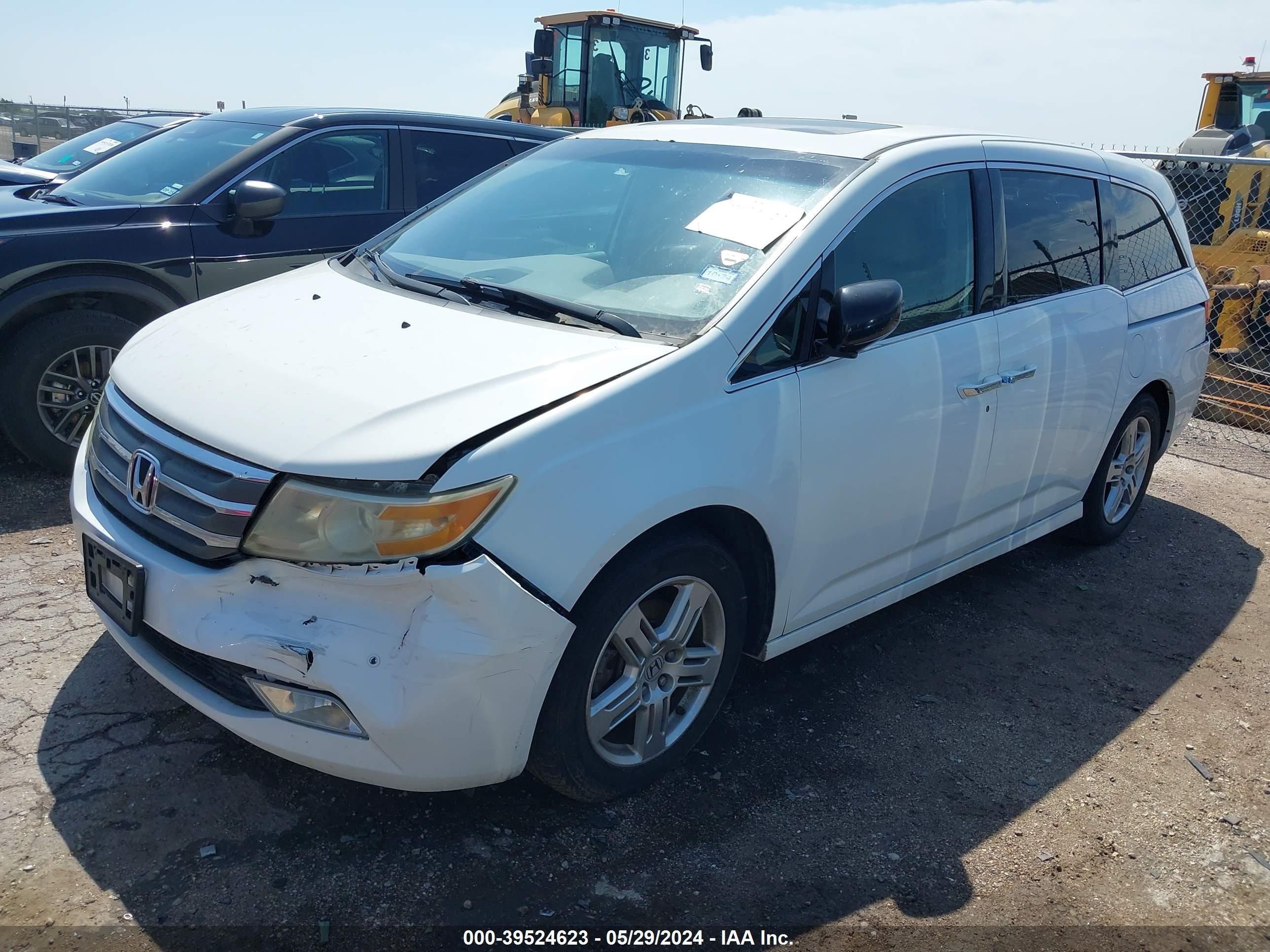 Photo 1 VIN: 5FNRL5H96BB037041 - HONDA ODYSSEY 