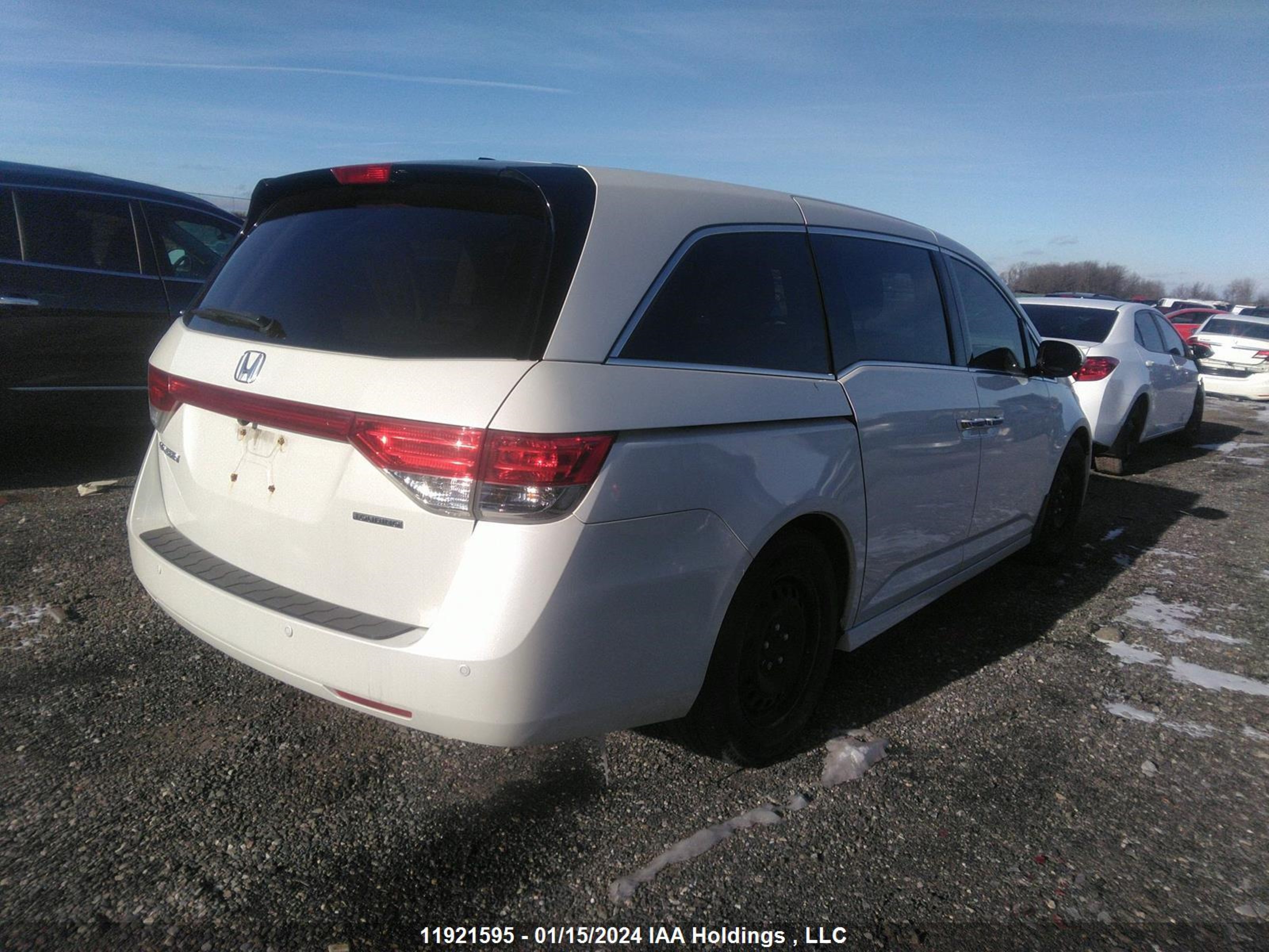 Photo 3 VIN: 5FNRL5H96GB510864 - HONDA ODYSSEY 