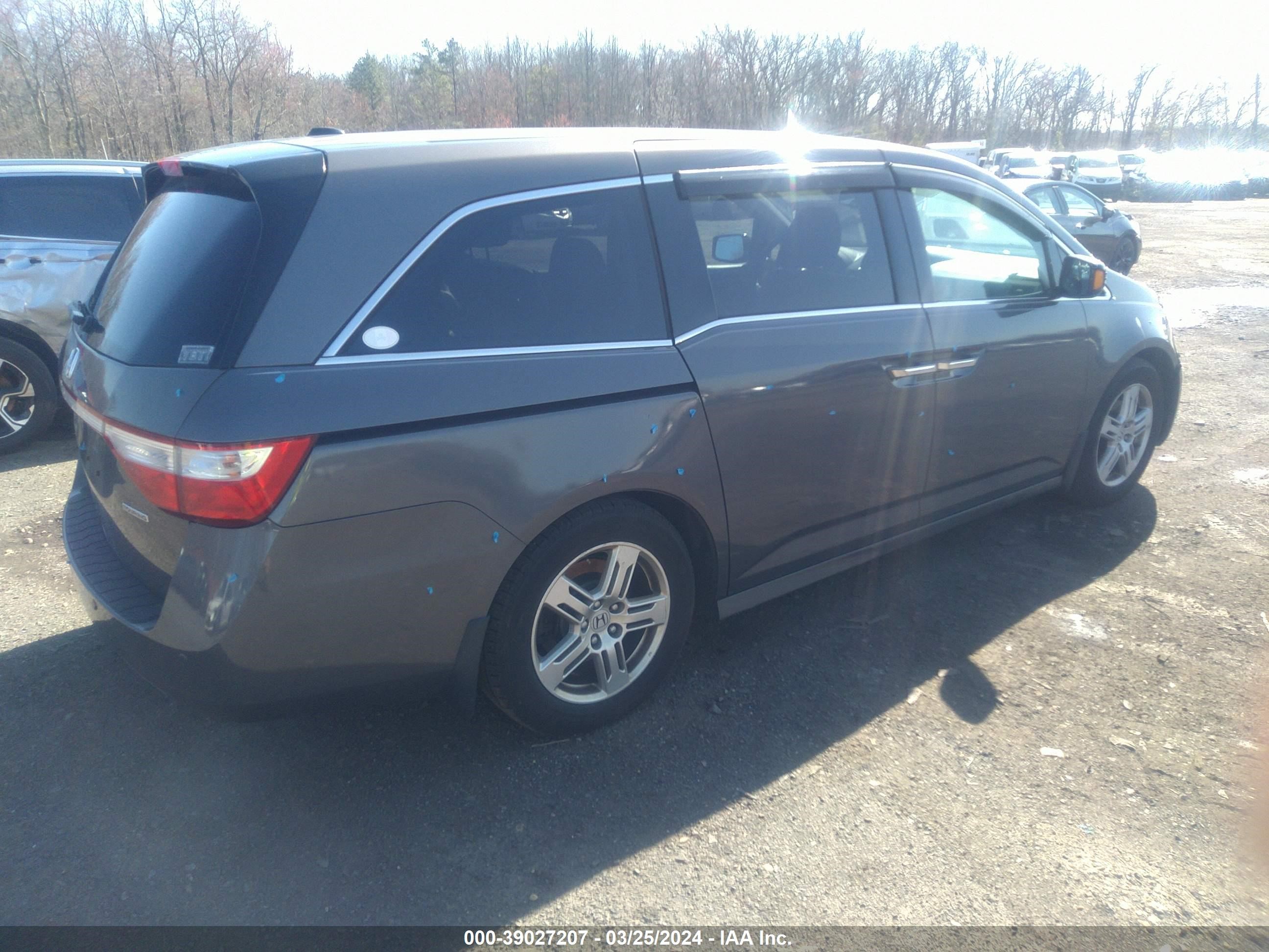 Photo 3 VIN: 5FNRL5H97CB115571 - HONDA ODYSSEY 