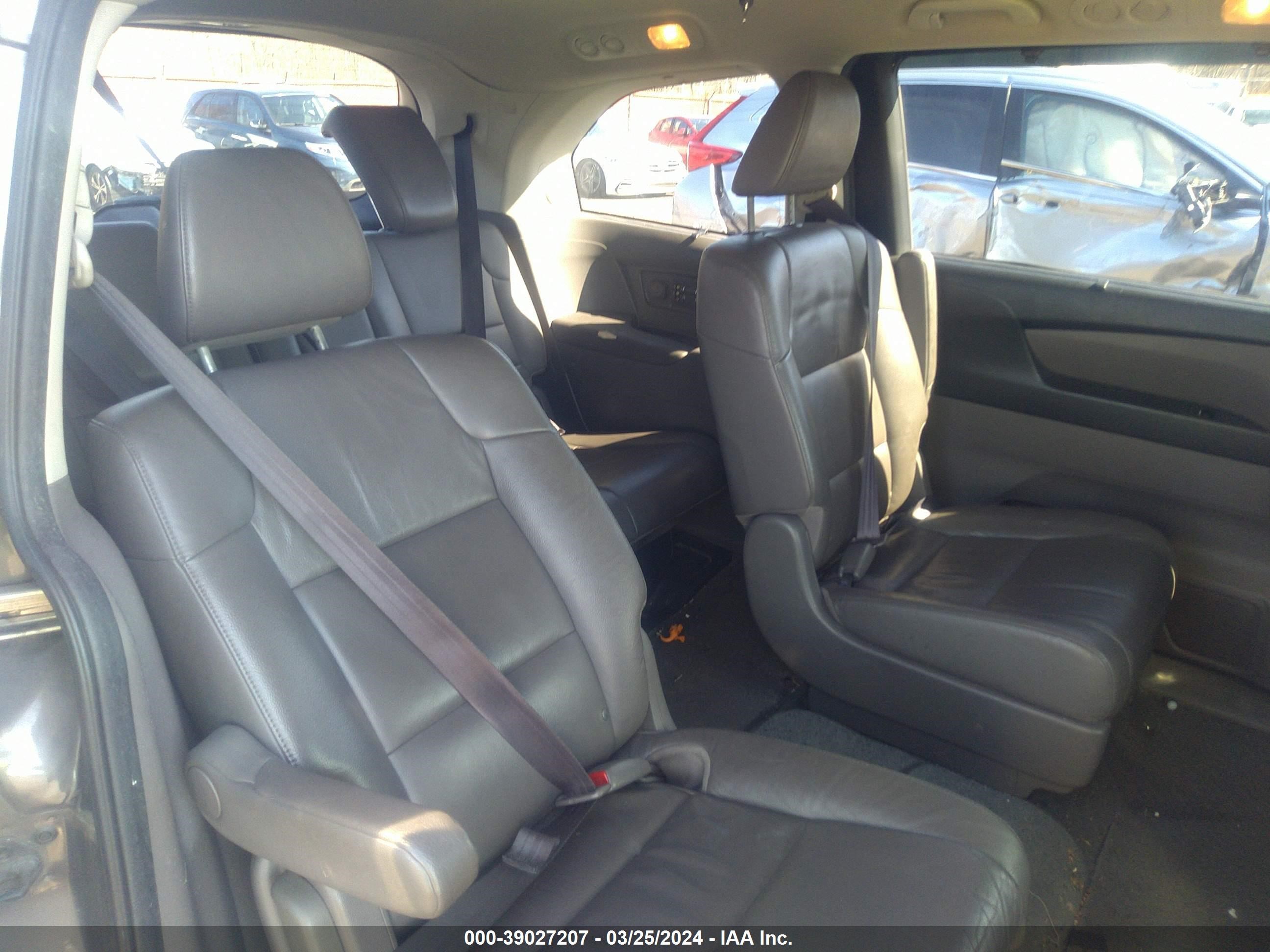 Photo 7 VIN: 5FNRL5H97CB115571 - HONDA ODYSSEY 