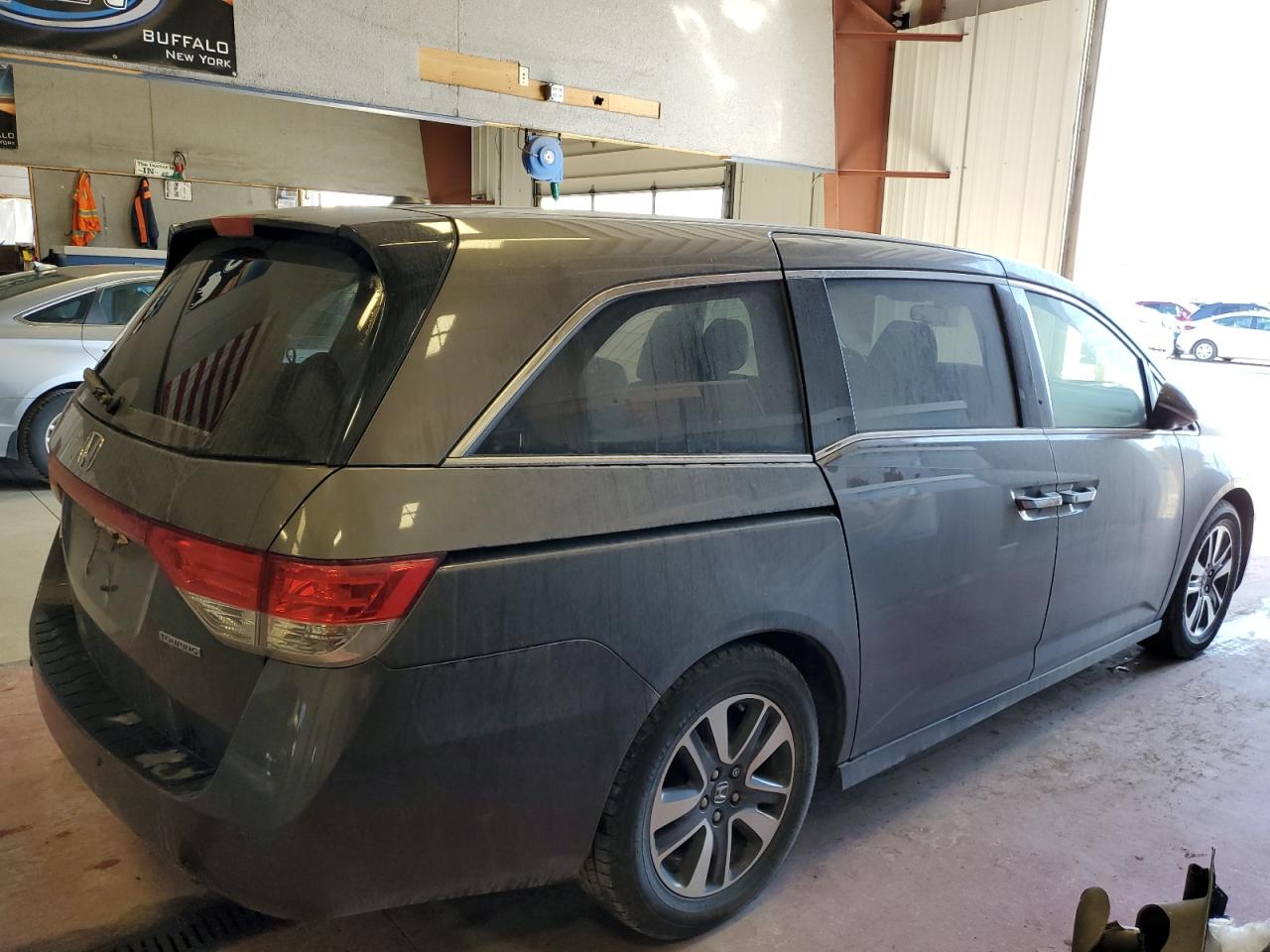 Photo 2 VIN: 5FNRL5H97FB108480 - HONDA ODYSSEY 